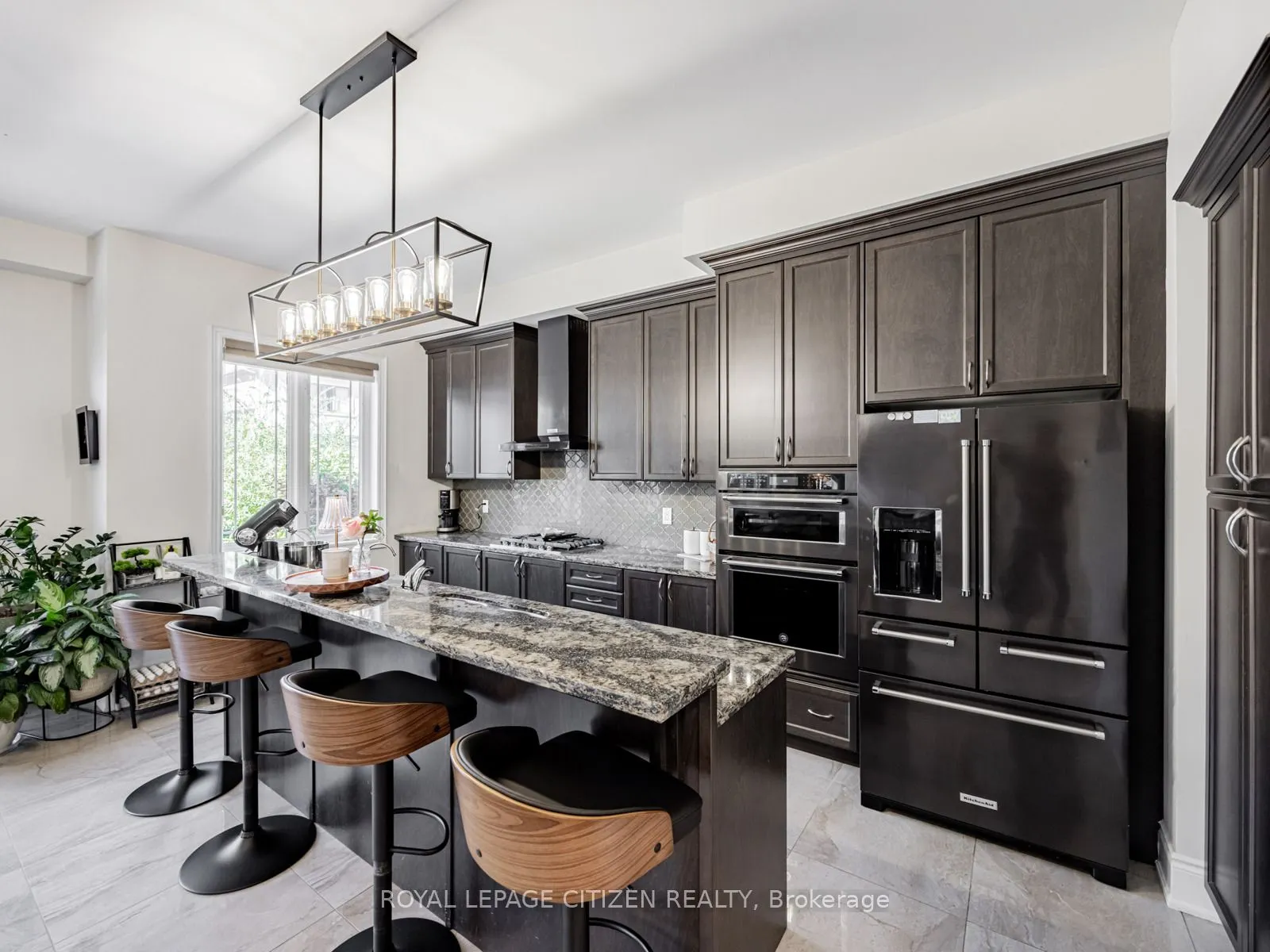15 Possession Crescent