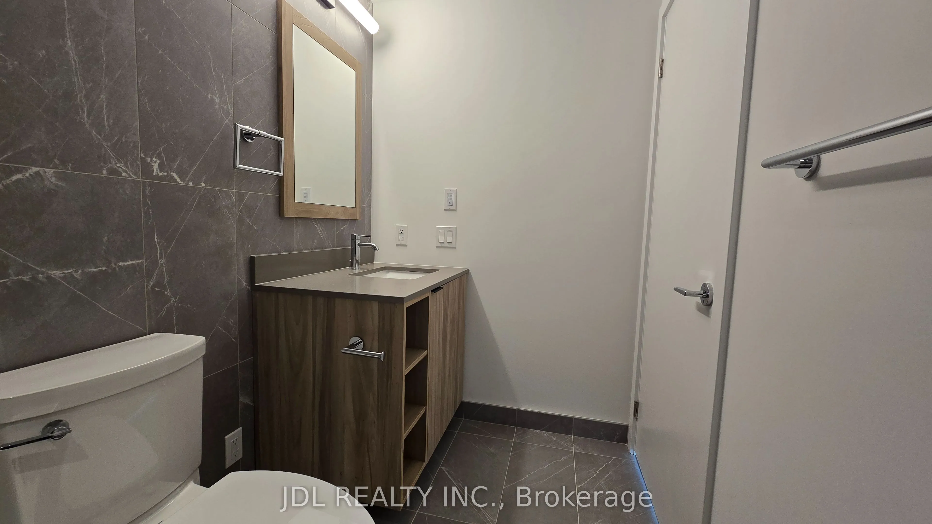 1037 The Queensway