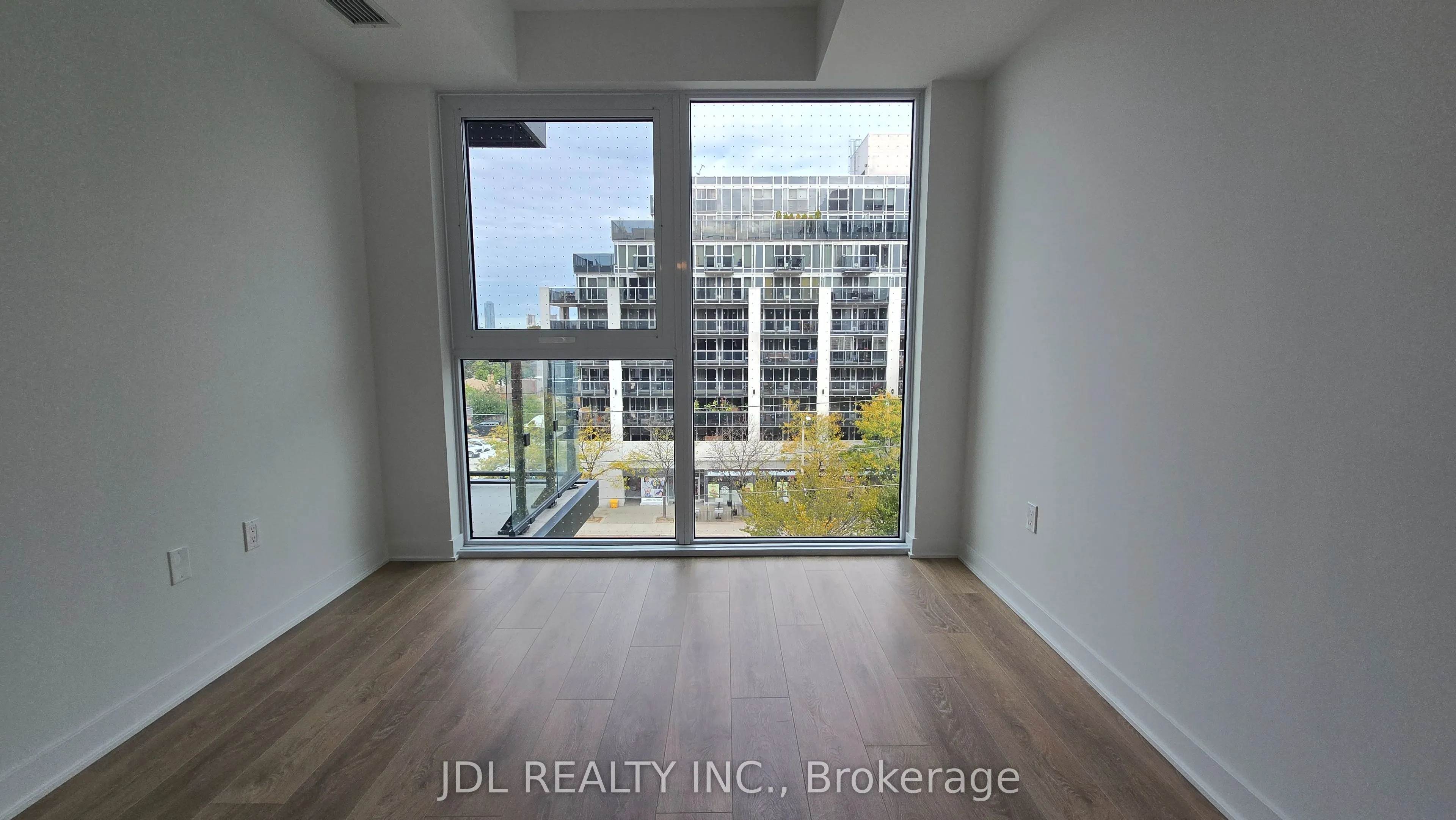 1037 The Queensway