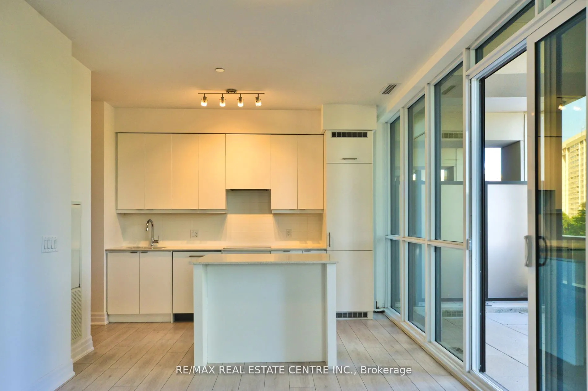 30 Elm Drive W, #208
