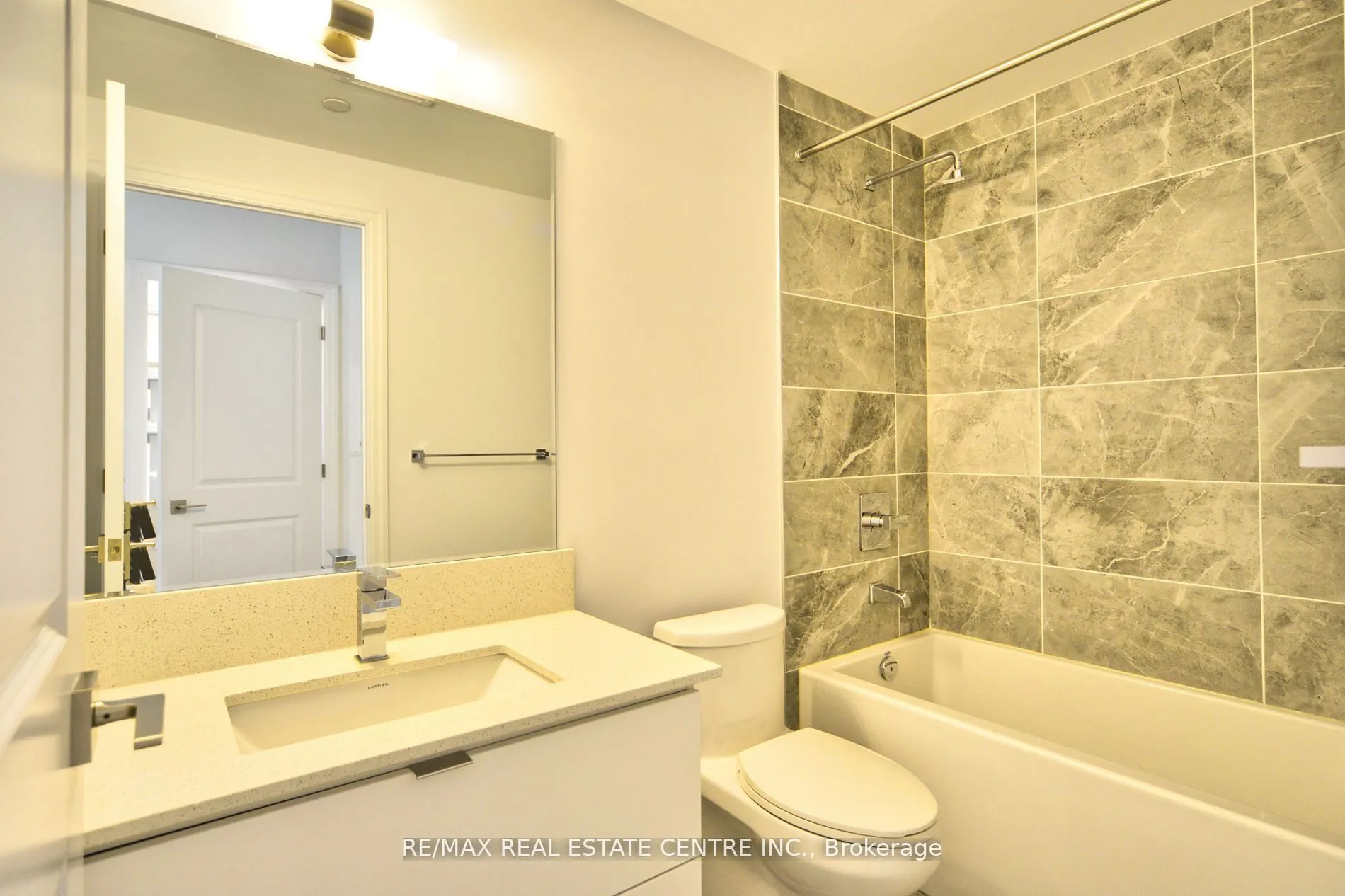 30 Elm Drive W, #208