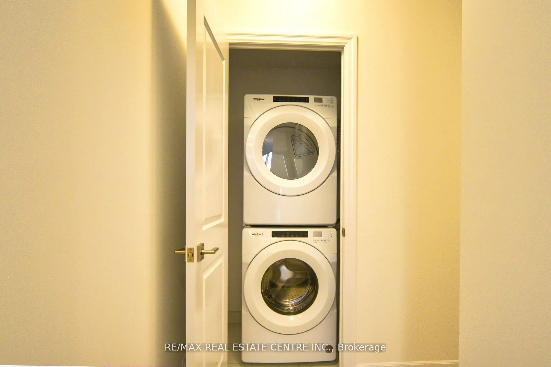 30 Elm Drive W, #208