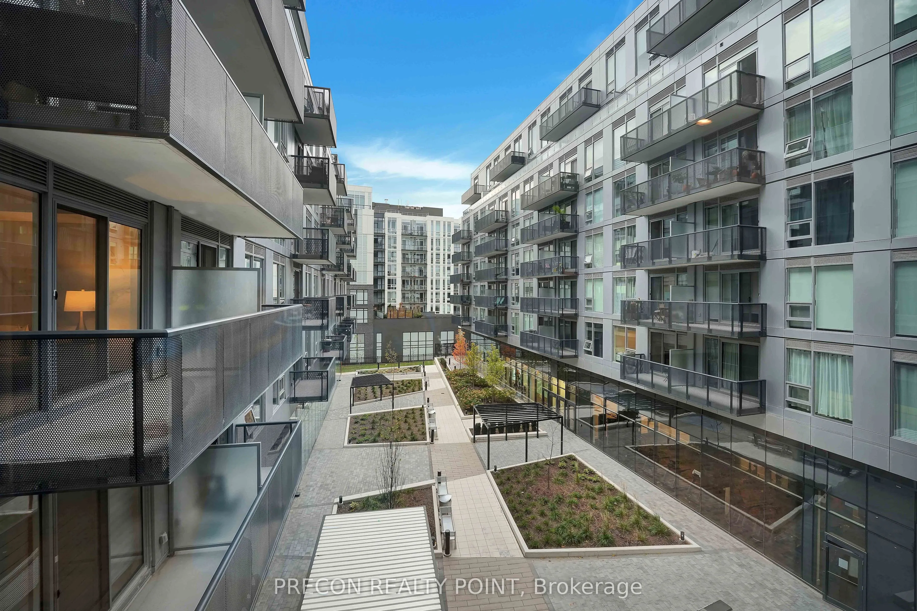 2450 Old Bronte Road N, #322