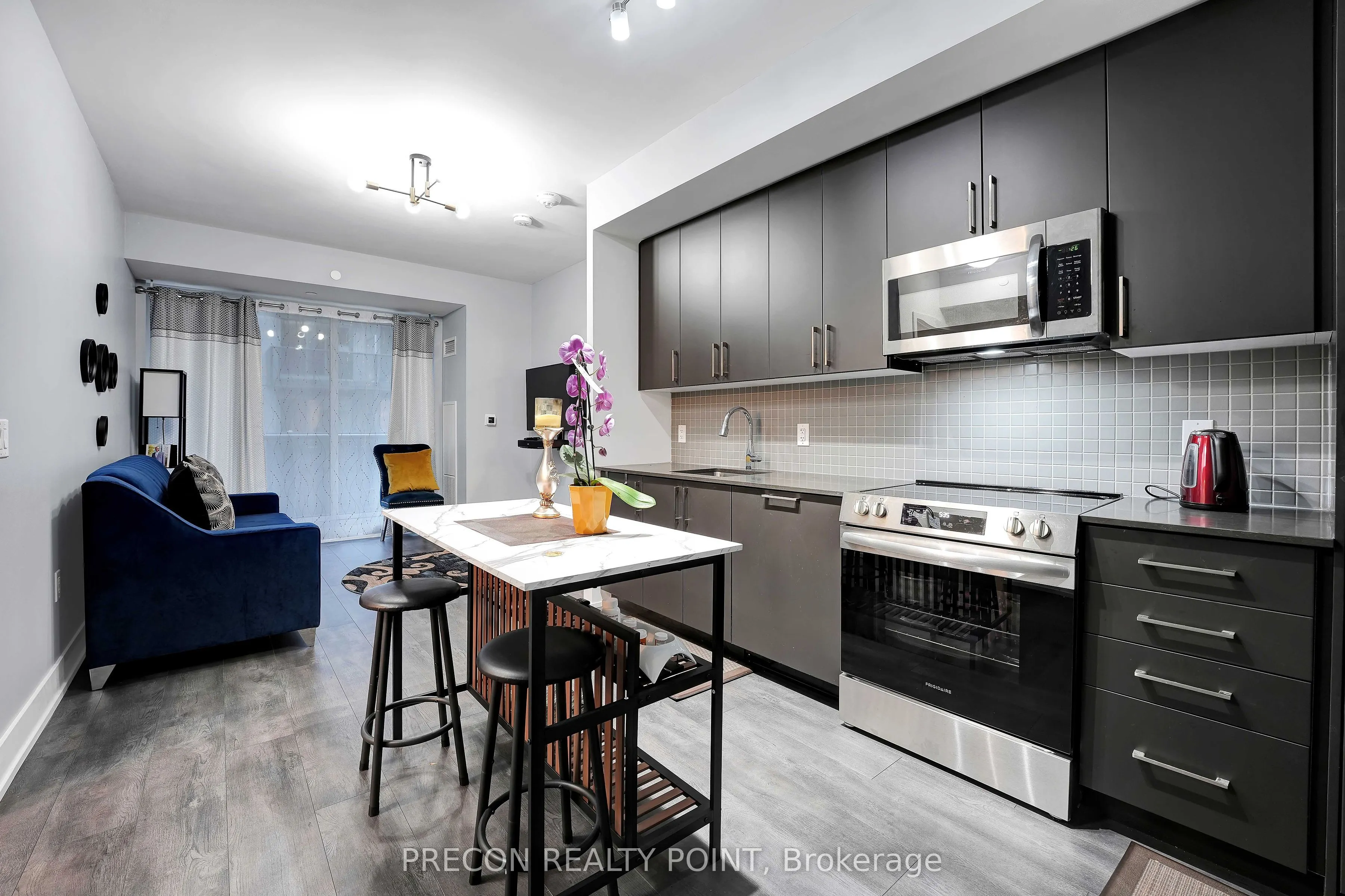 2450 Old Bronte Road N, #322