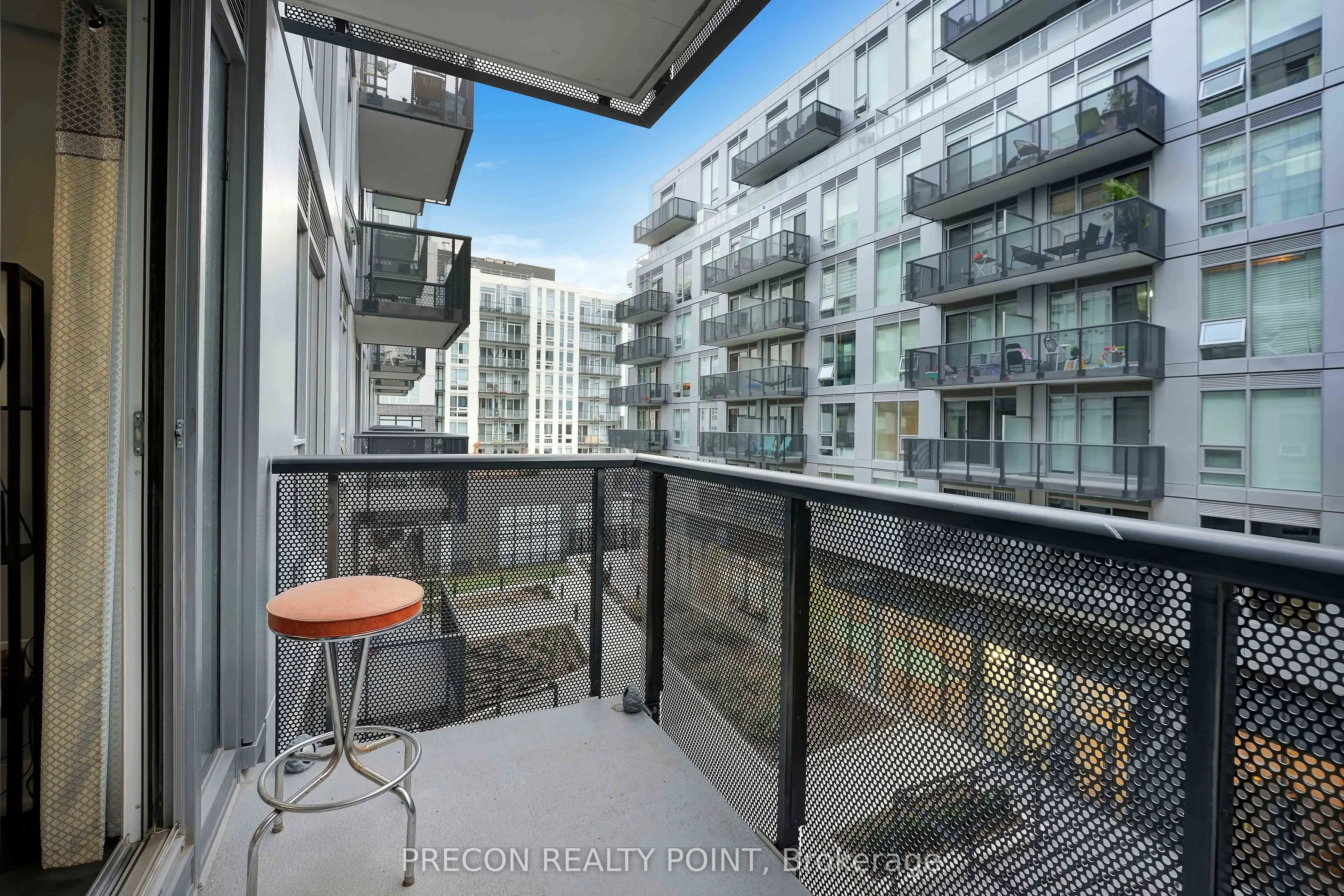 2450 Old Bronte Road N, #322