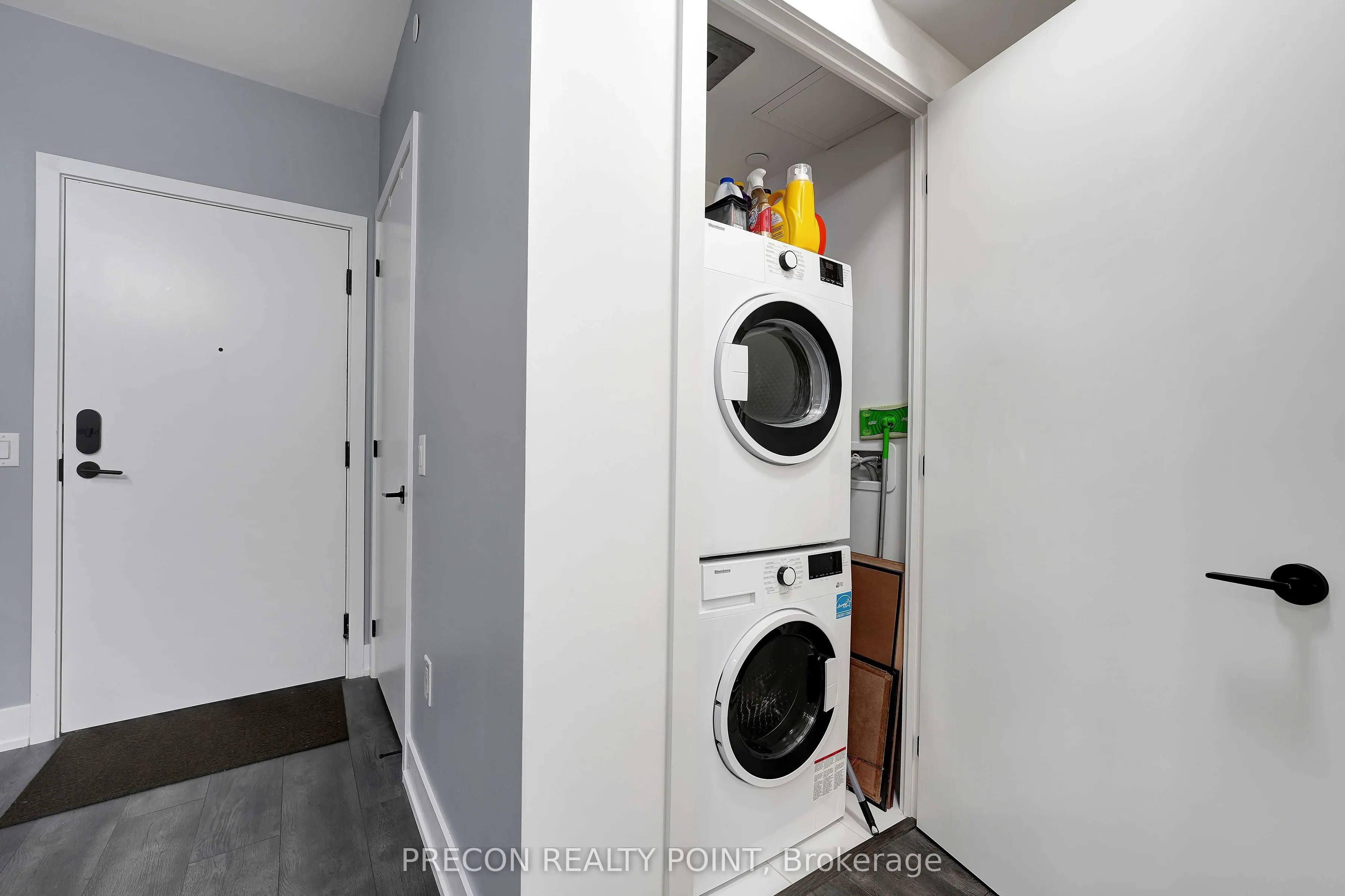 2450 Old Bronte Road N, #322