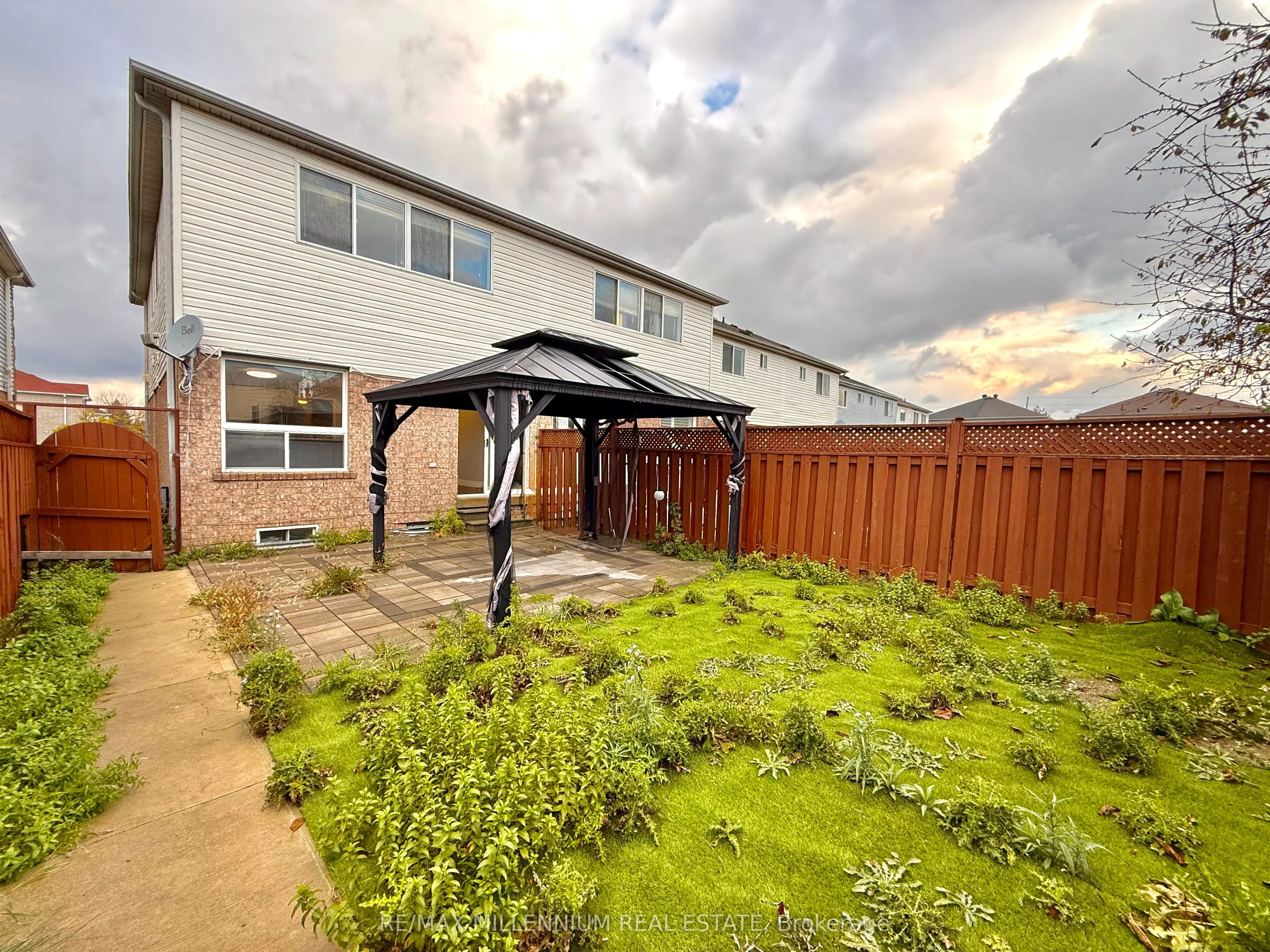 163 Willow park dR Drive