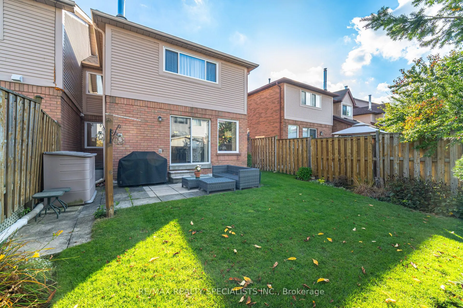 16 Wooliston Crescent