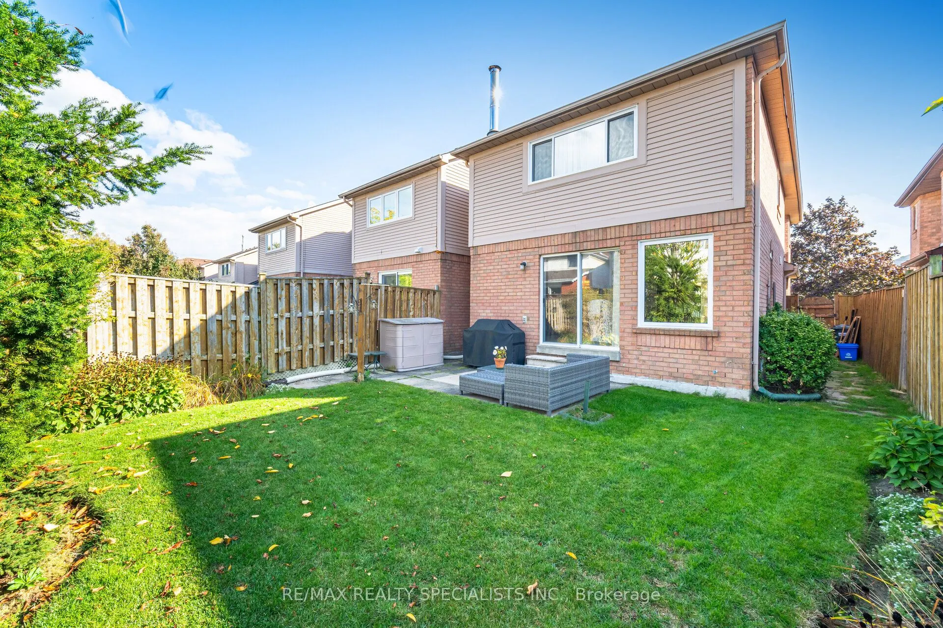 16 Wooliston Crescent