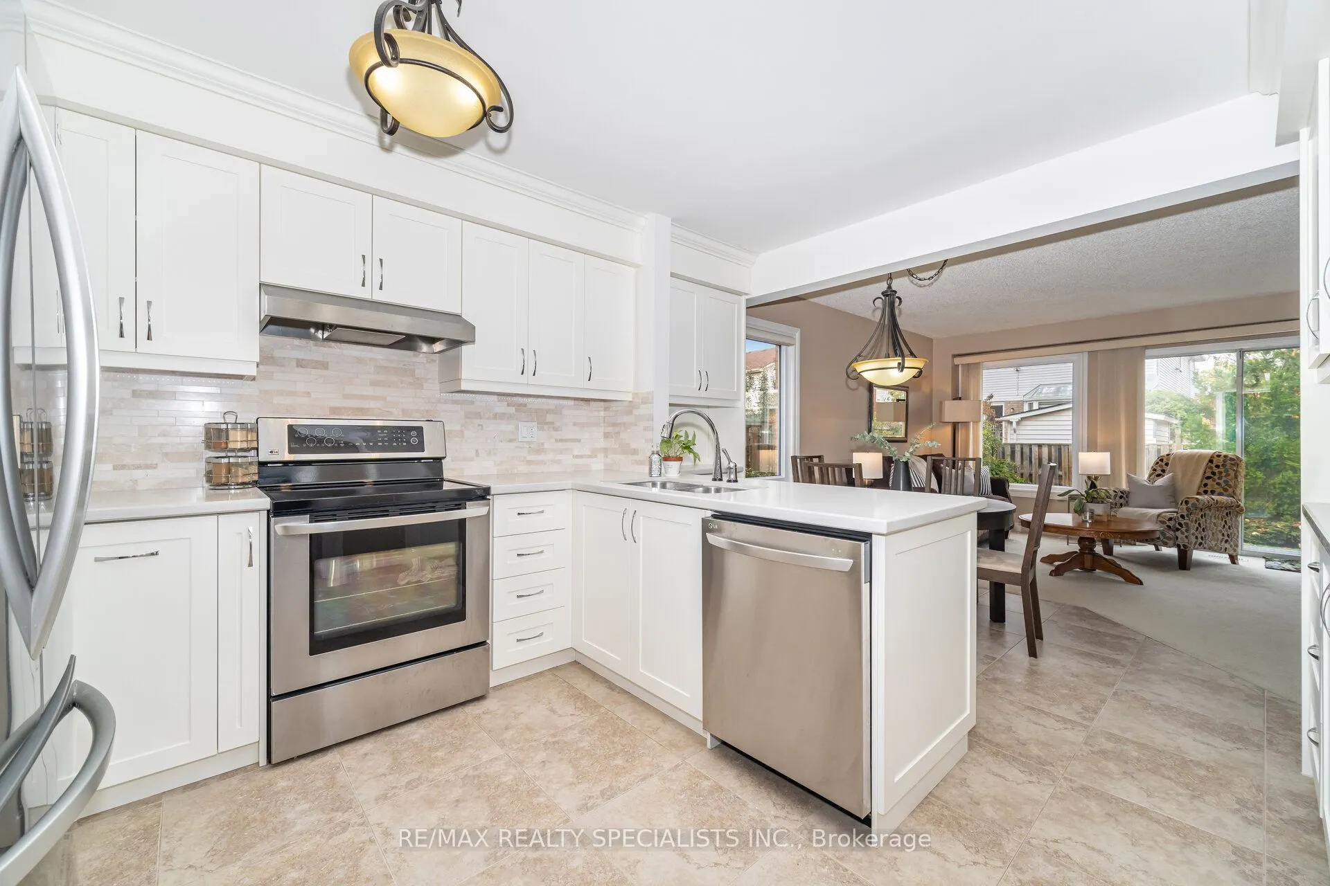 16 Wooliston Crescent
