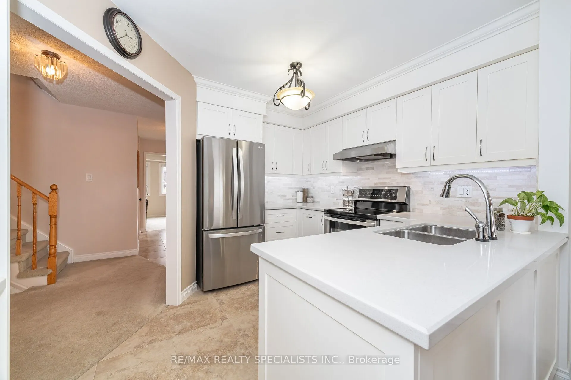 16 Wooliston Crescent