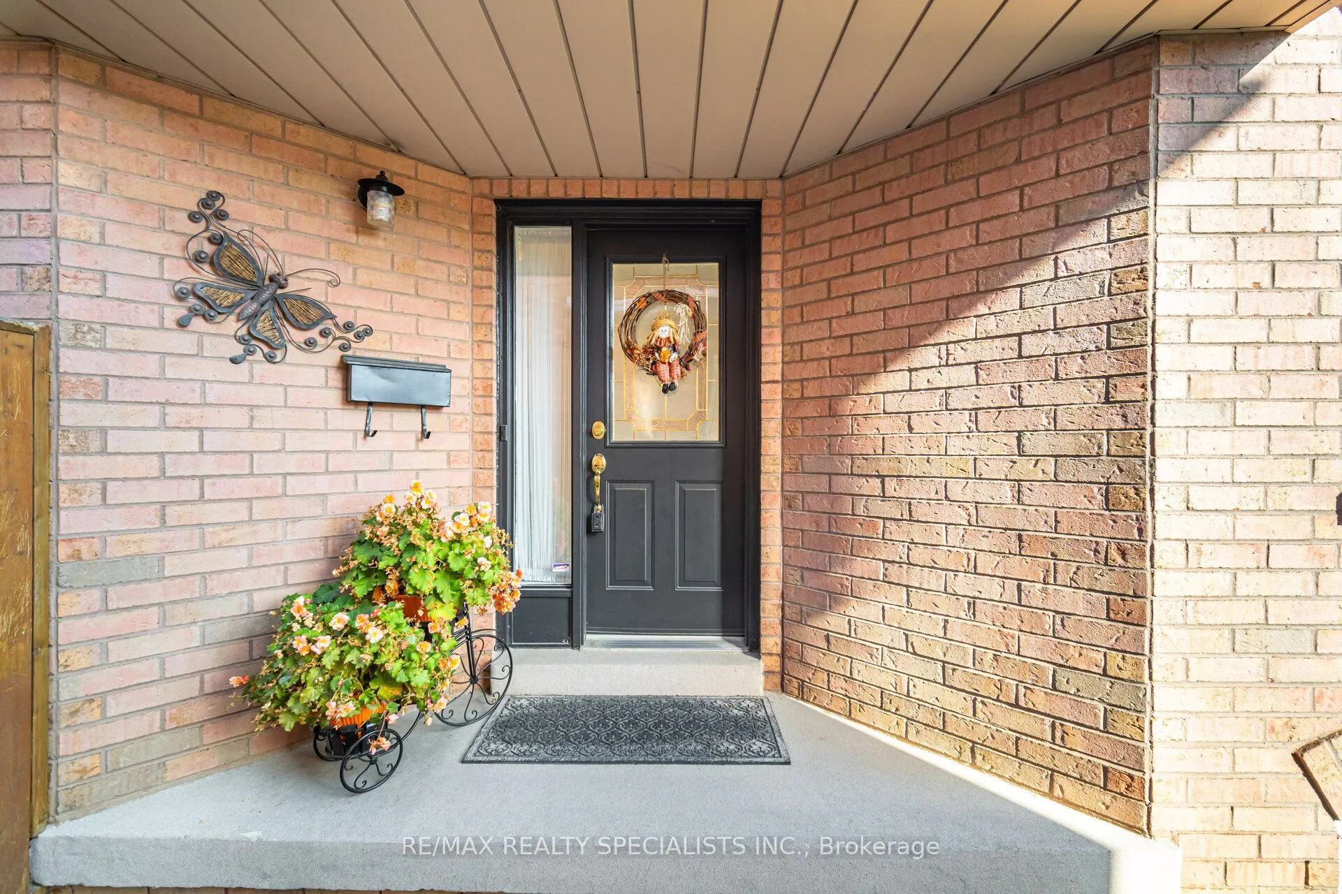 16 Wooliston Crescent