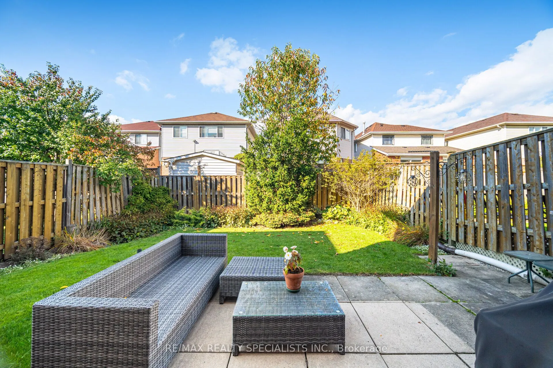 16 Wooliston Crescent
