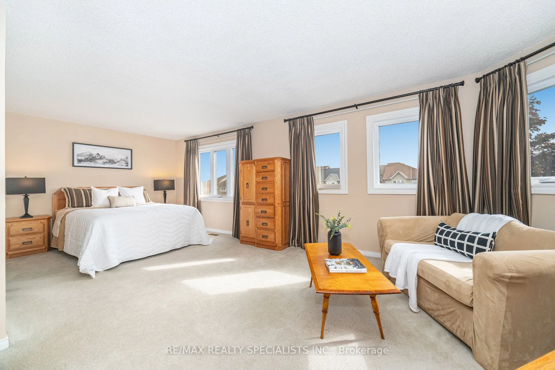 16 Wooliston Crescent