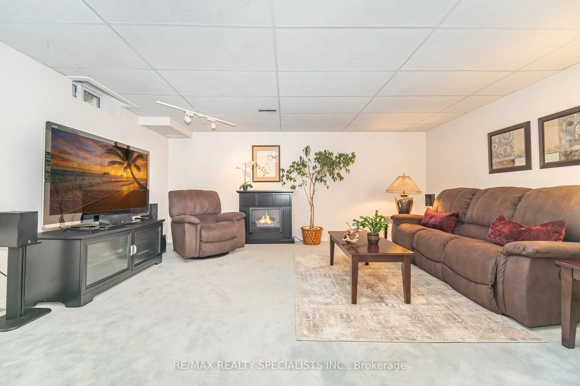 16 Wooliston Crescent