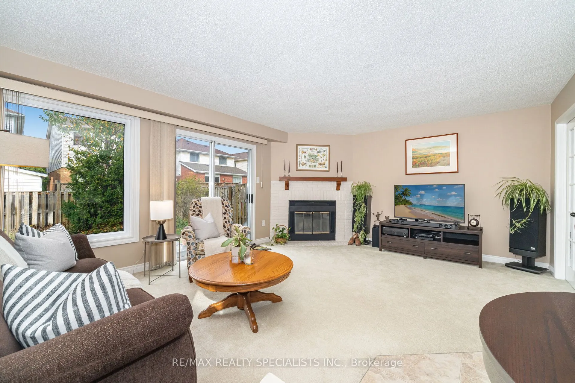 16 Wooliston Crescent