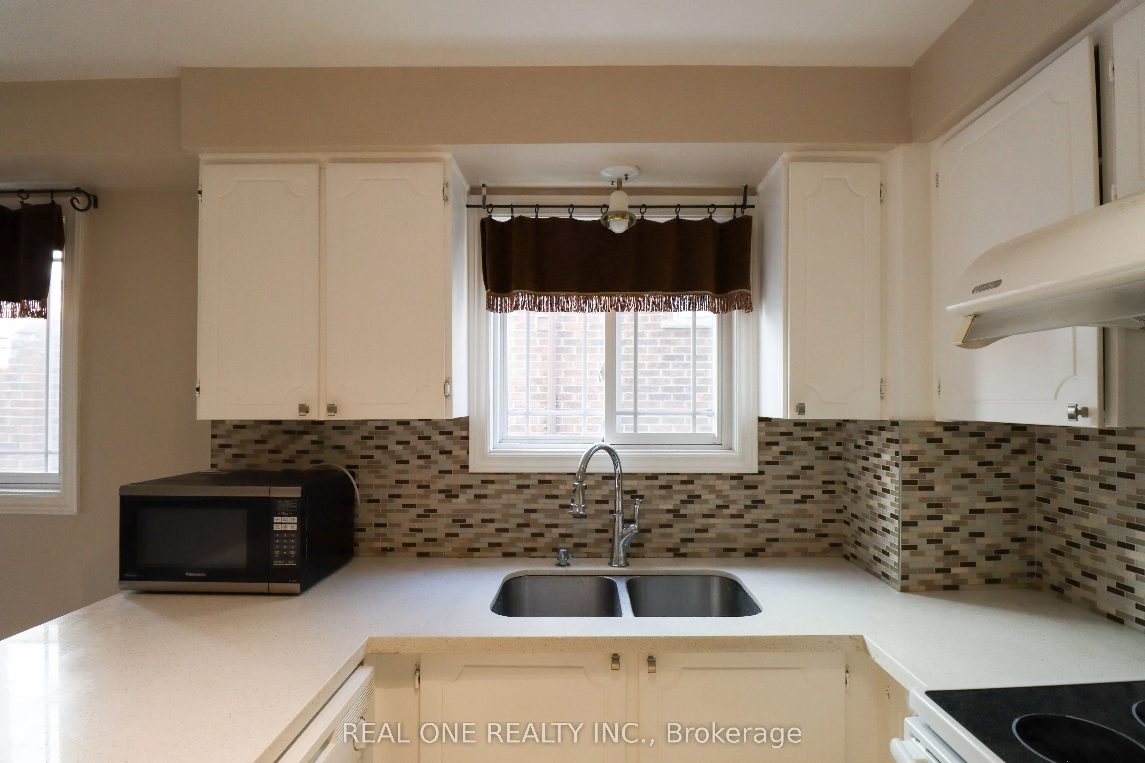 4139 Quaker Hill Drive