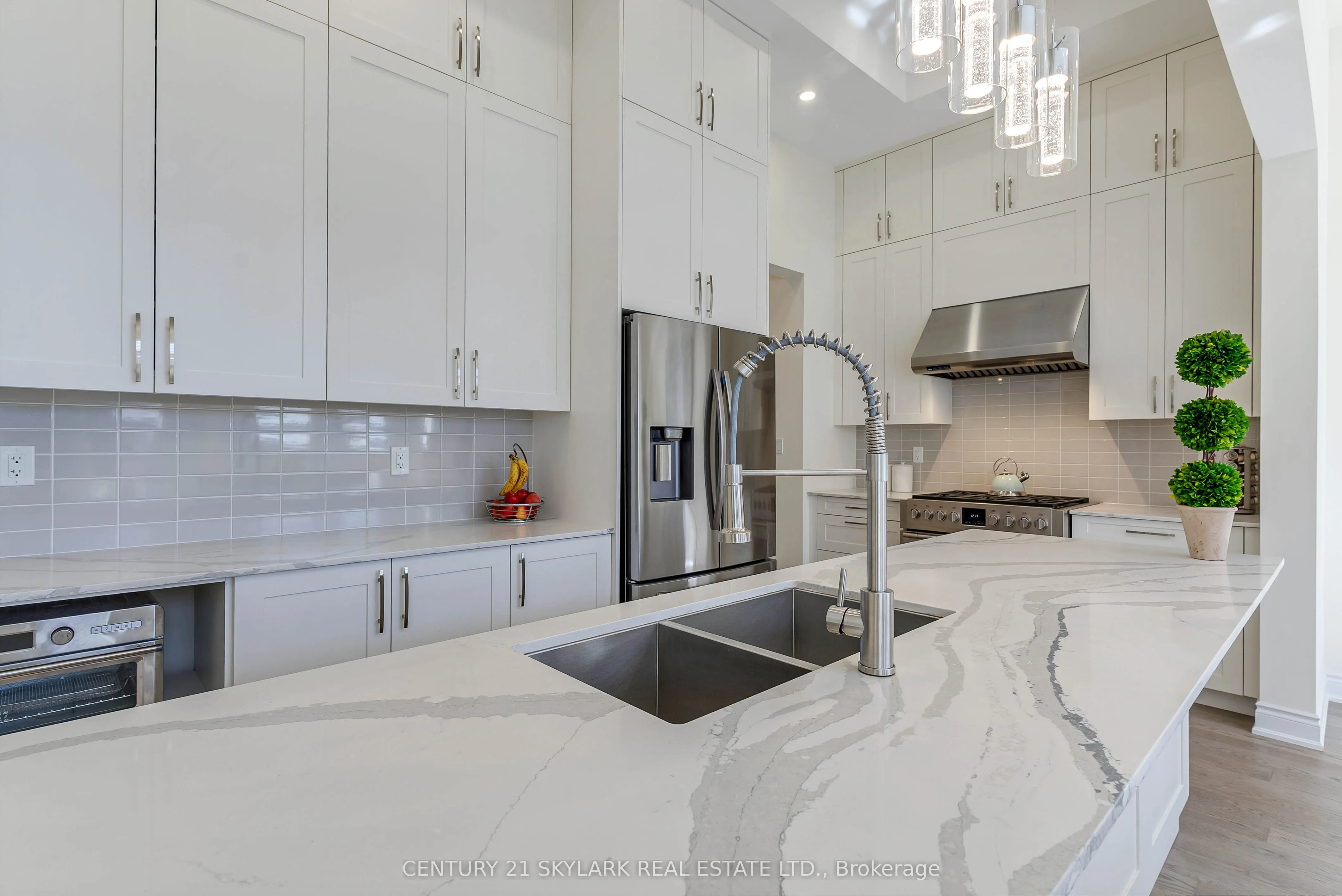 2404 Edward Leaver Trail