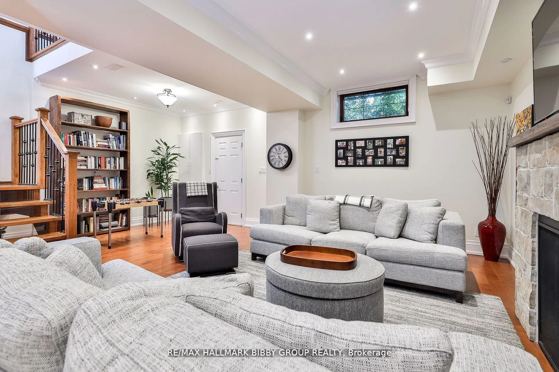 11 Humbercrest Boulevard