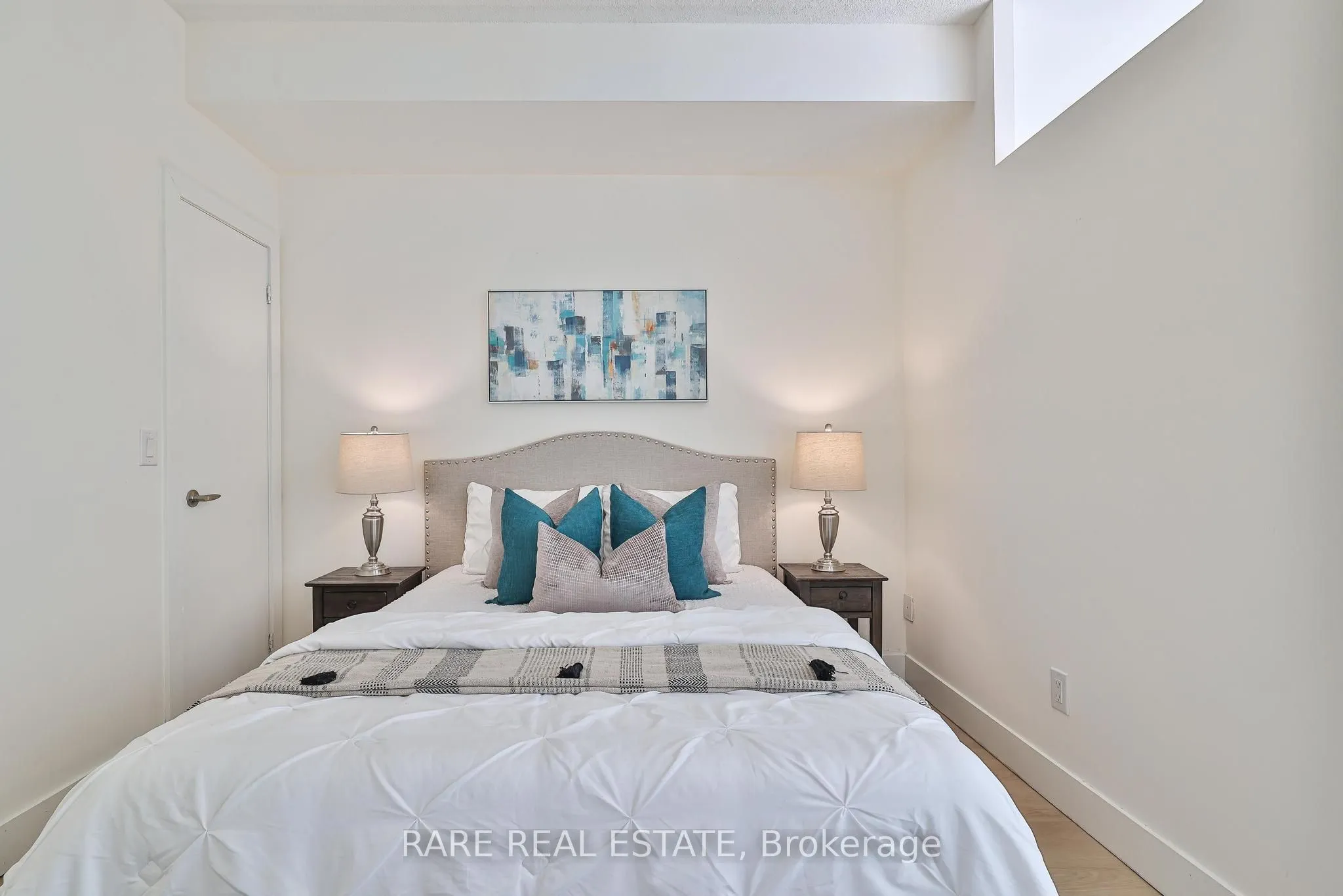 1638 Bloor Street W, #607
