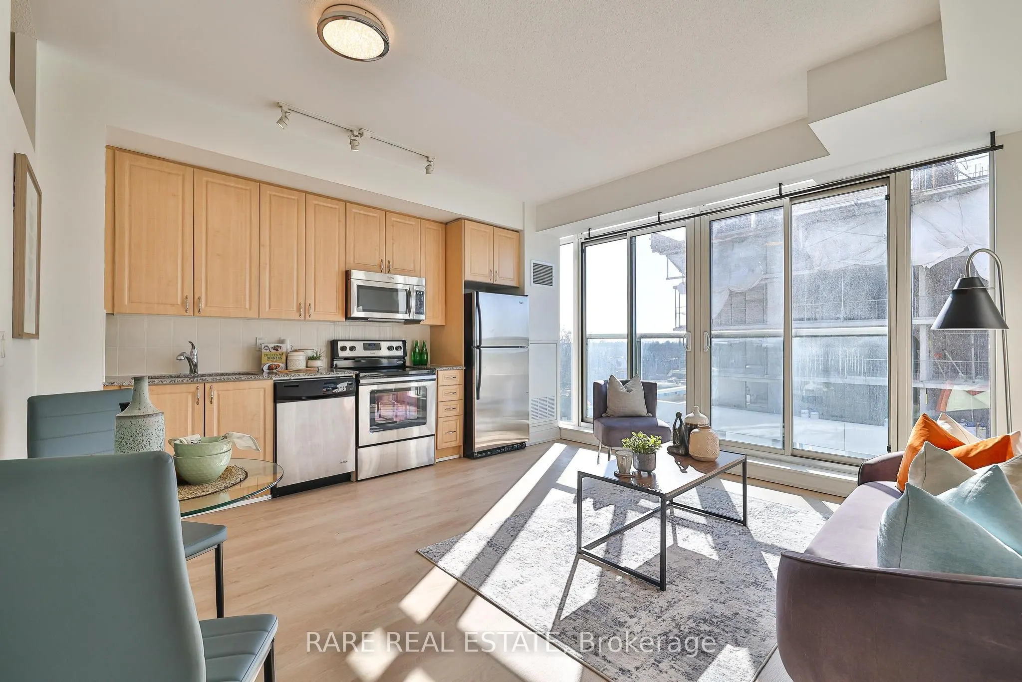1638 Bloor Street W, #607