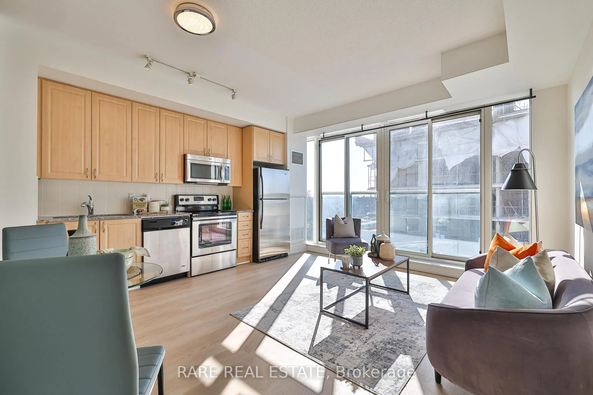 1638 Bloor Street W, #607