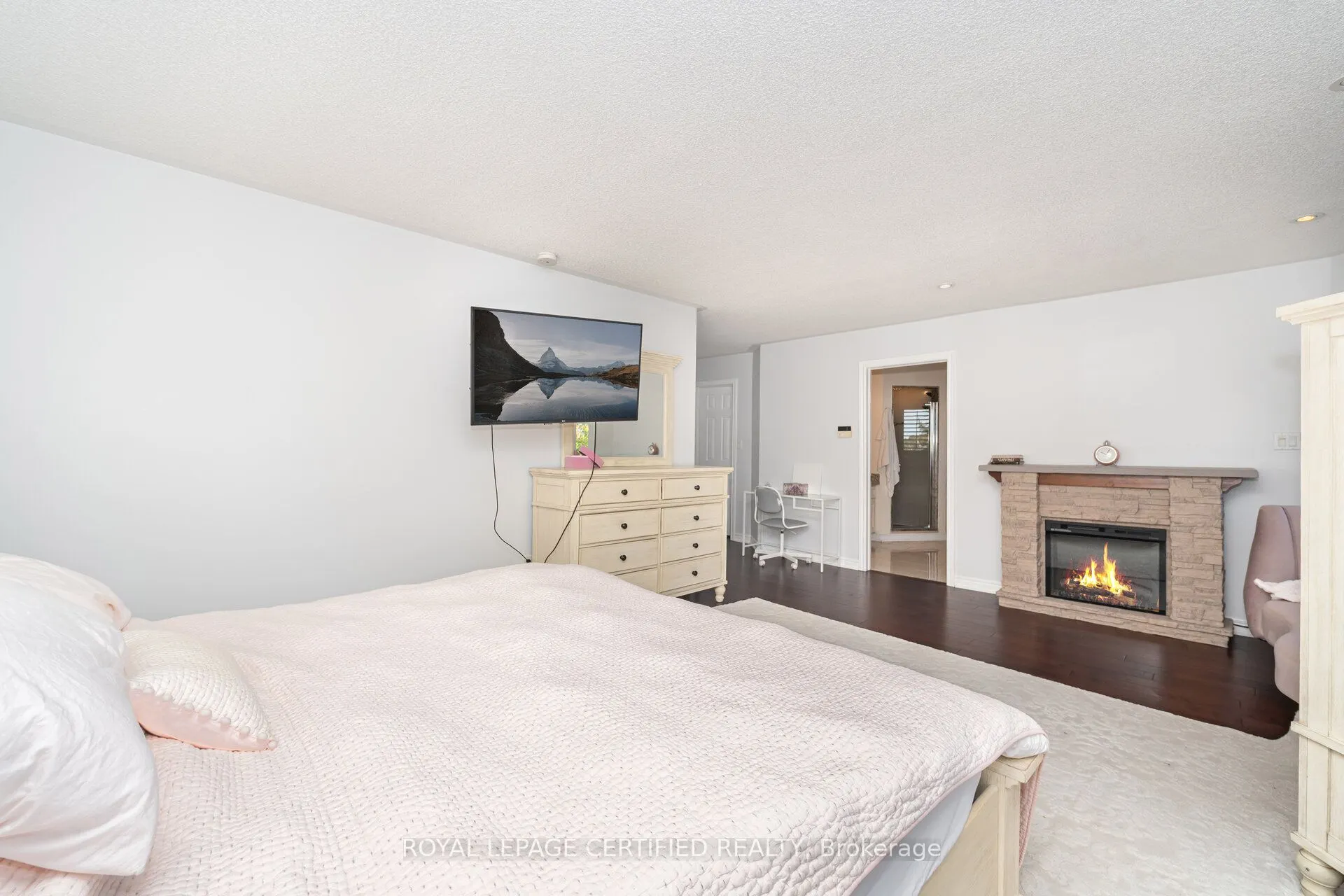 7403 Glamorgan Way