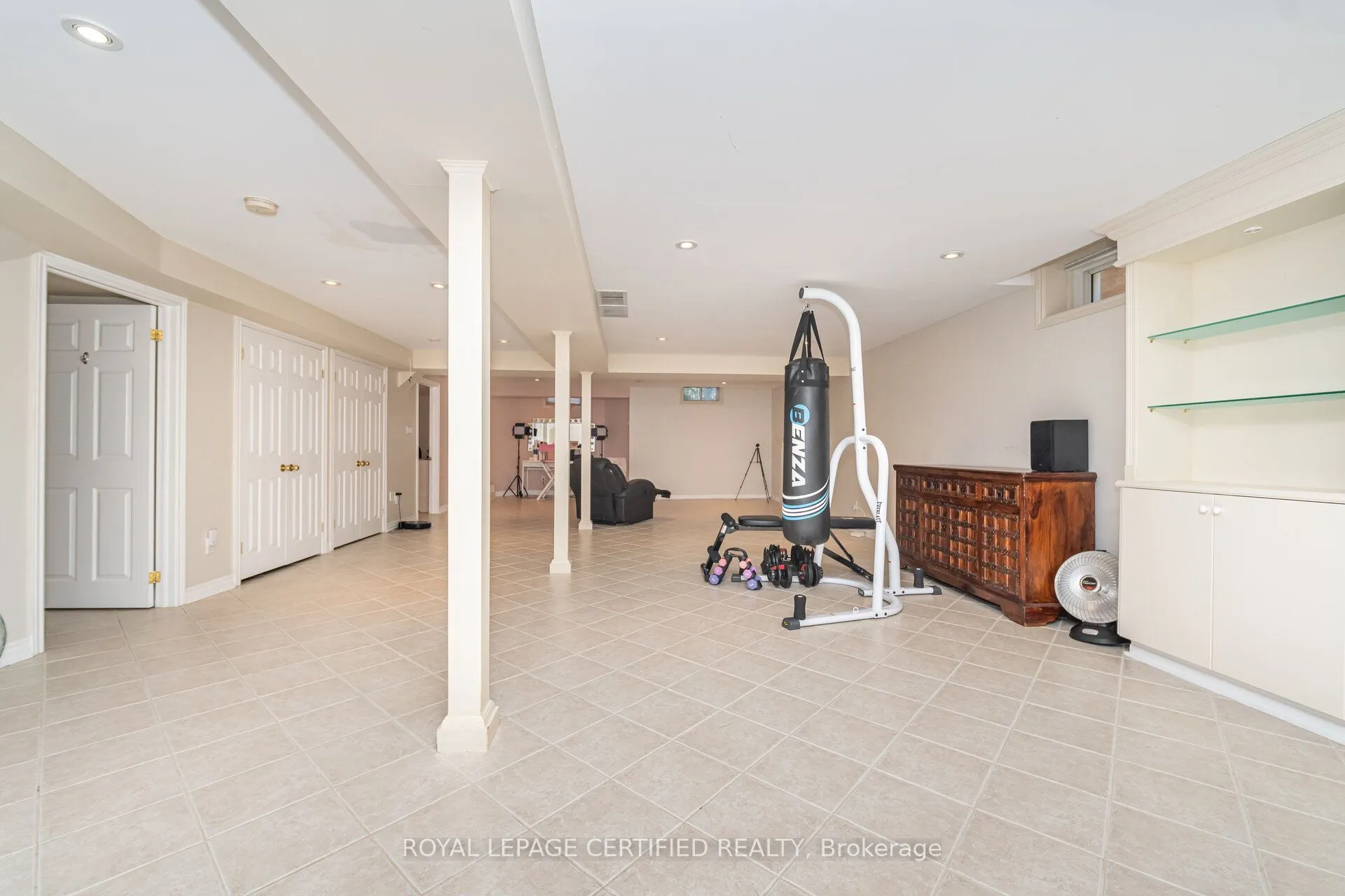 7403 Glamorgan Way