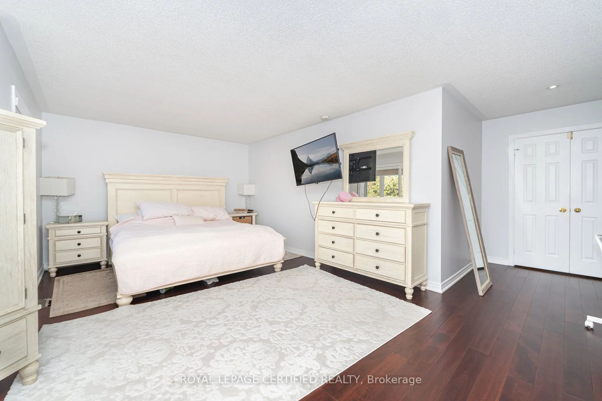 7403 Glamorgan Way