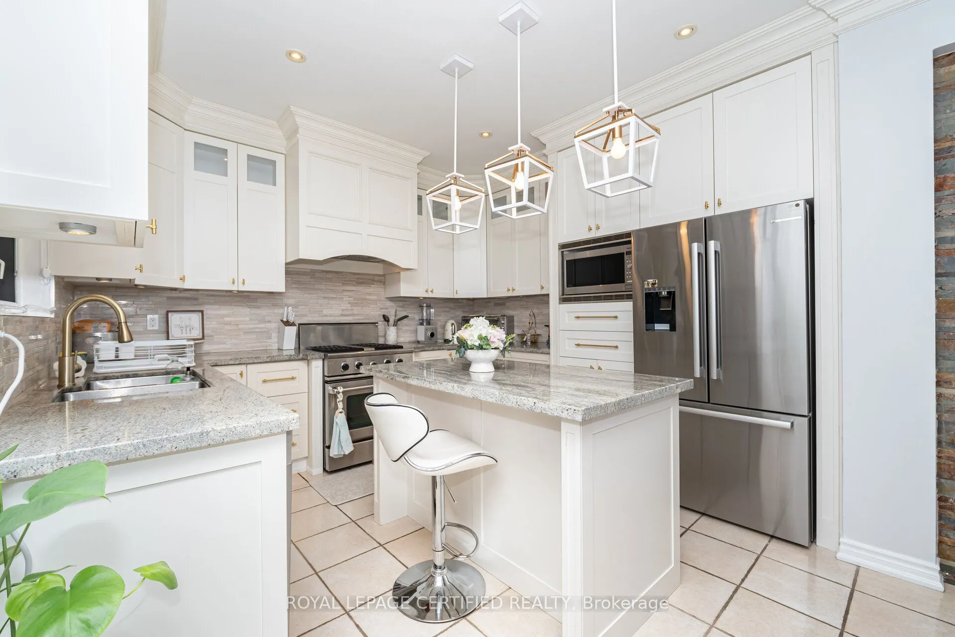 7403 Glamorgan Way
