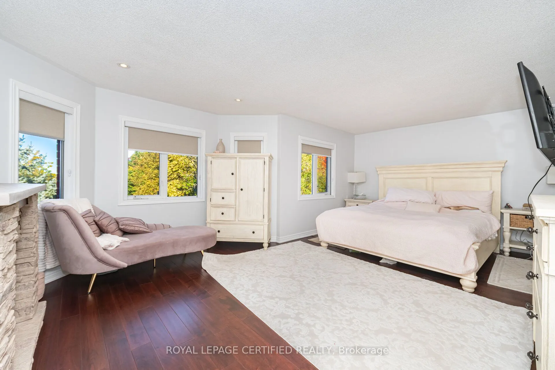 7403 Glamorgan Way