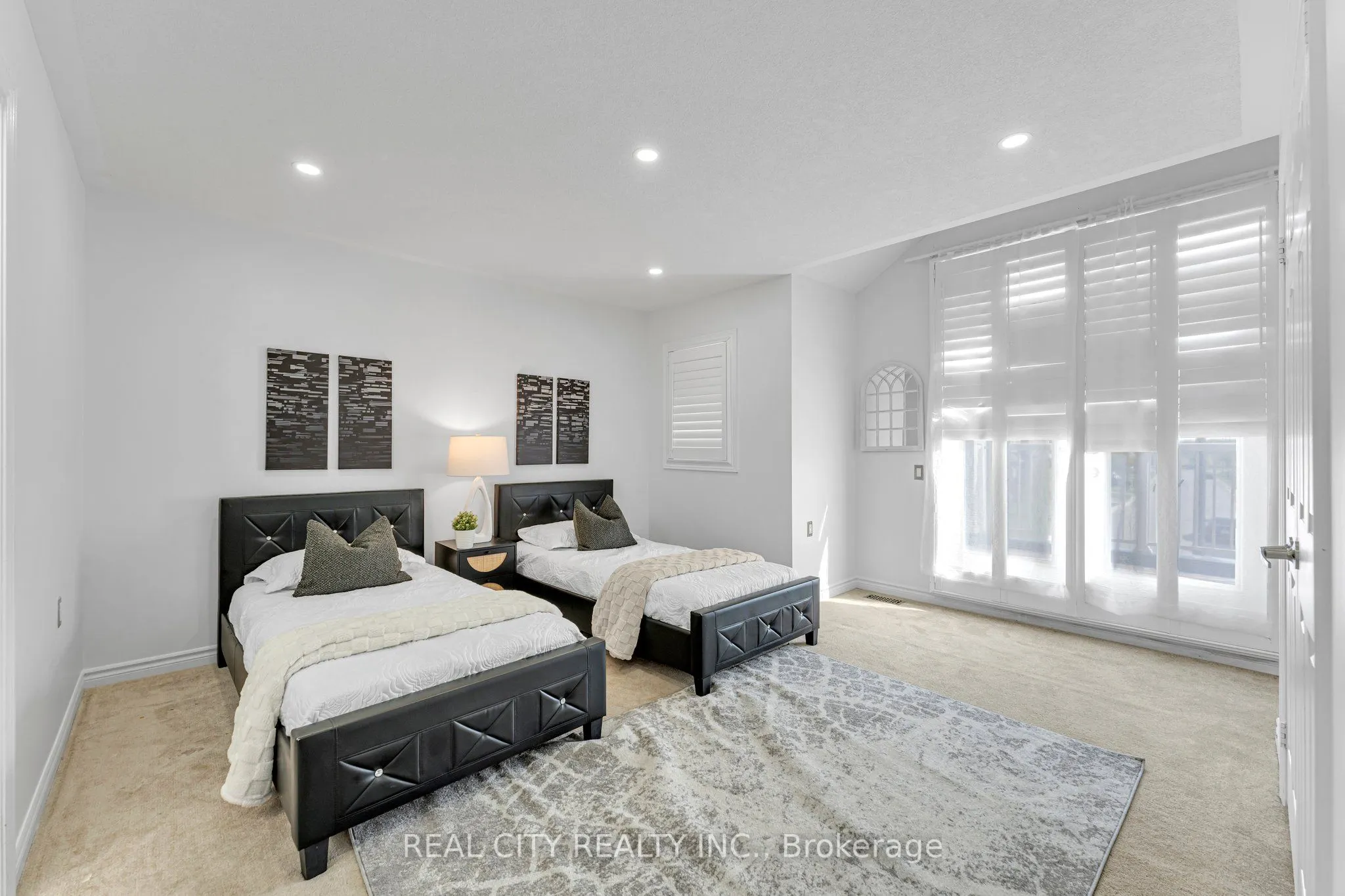106 Benadir Avenue