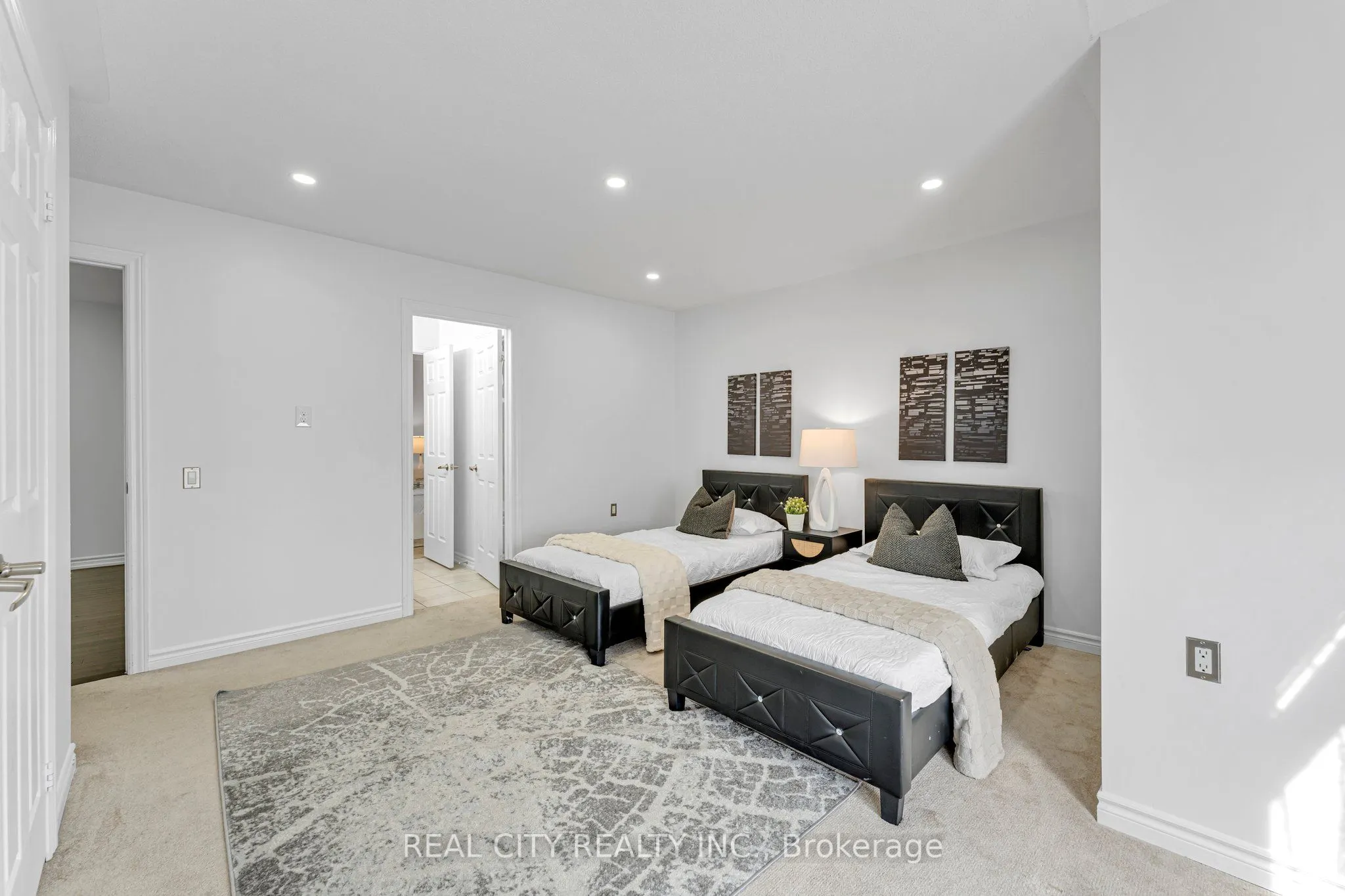 106 Benadir Avenue