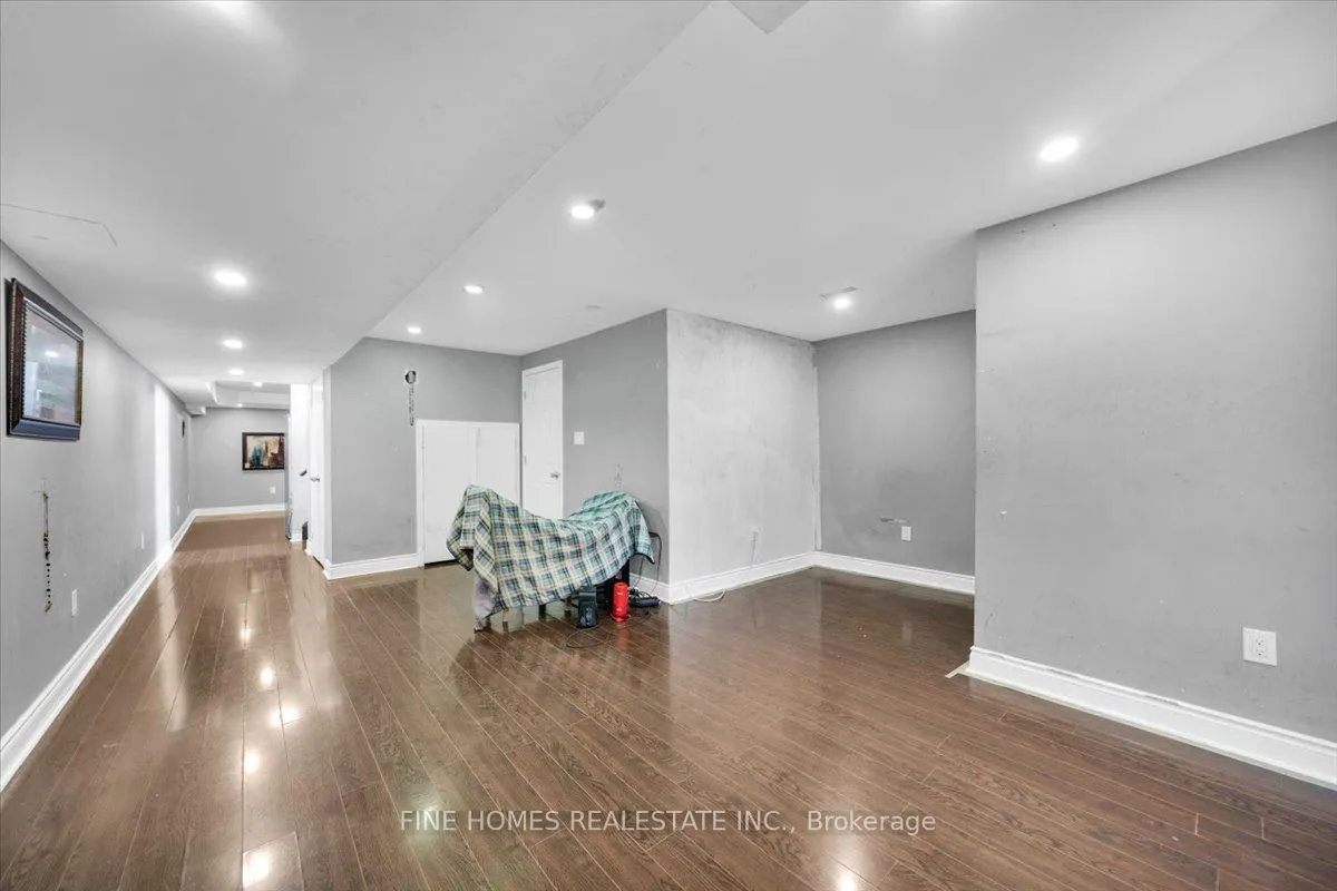 18 STANLEY GREENE Boulevard