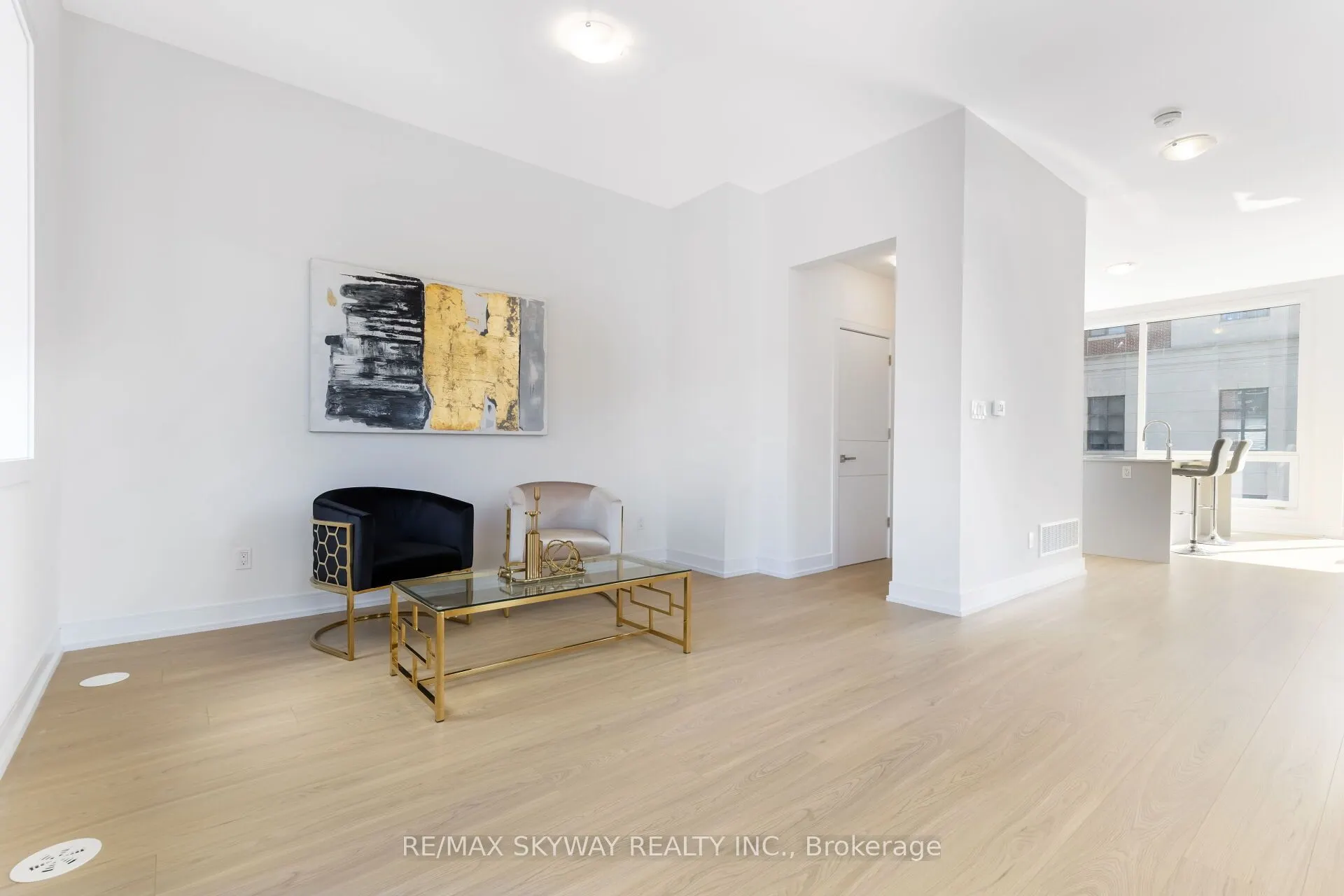 7 Taylor Court