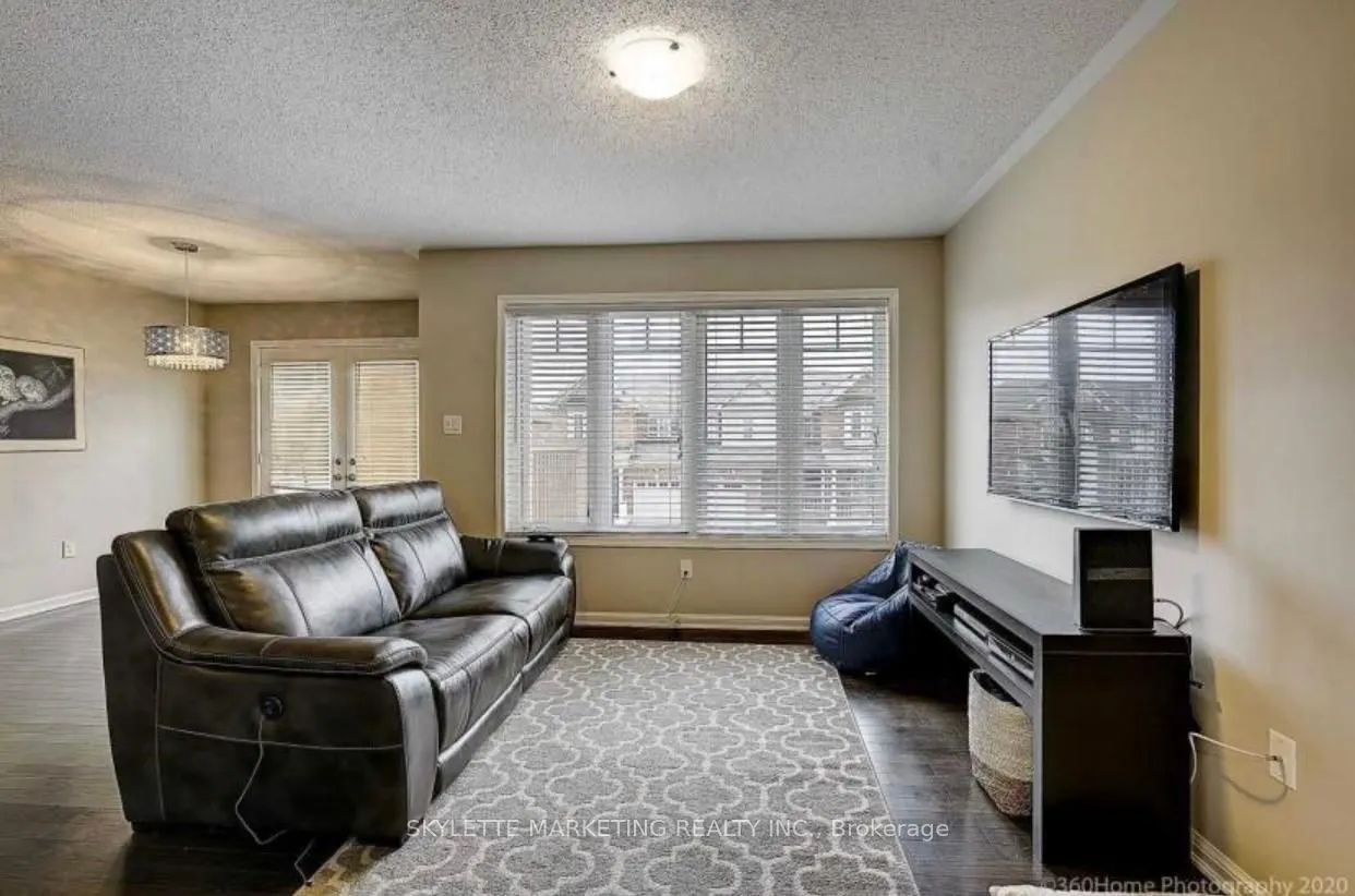 238 Mortimer Crescent