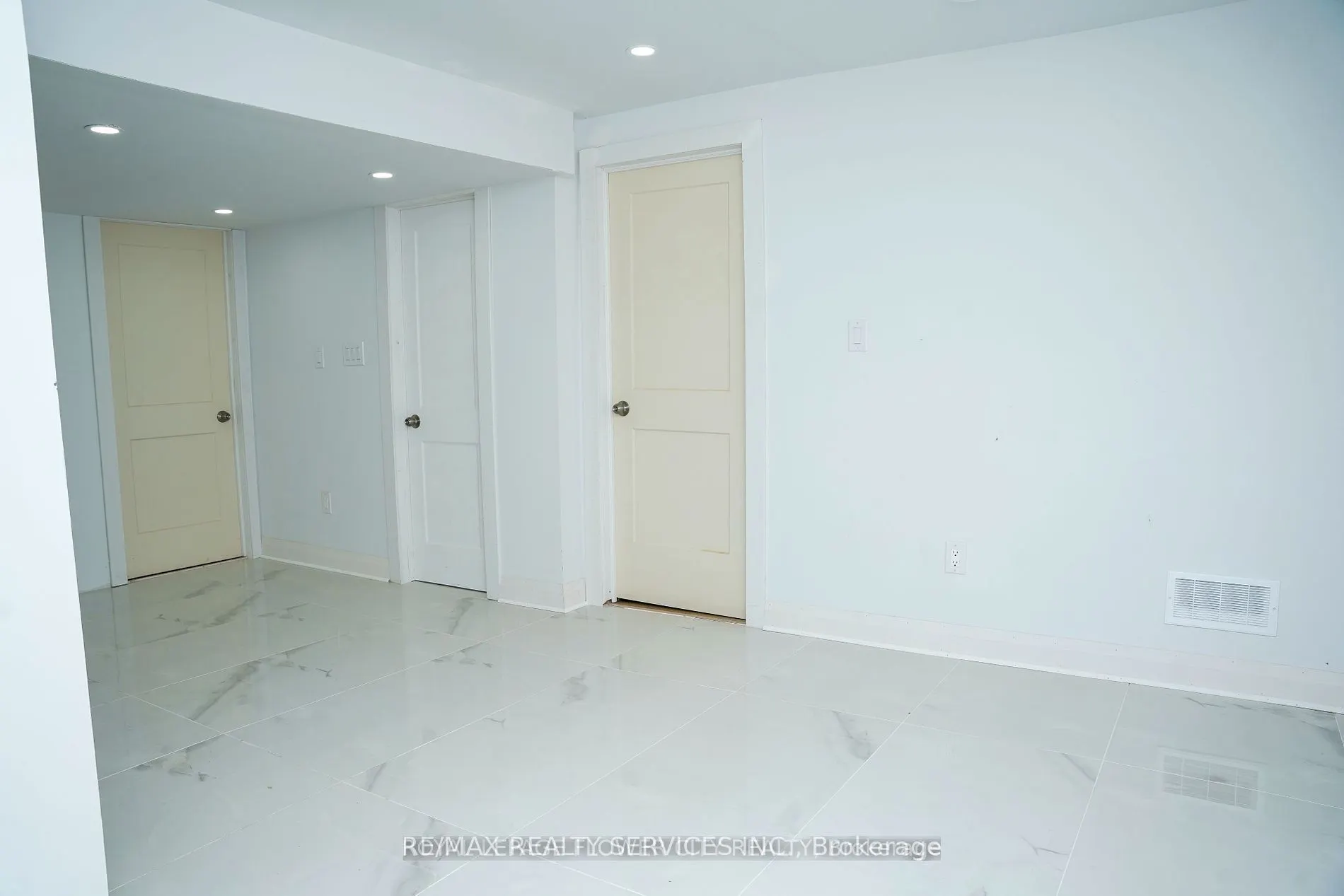 21 Divers Road, #Bsmt