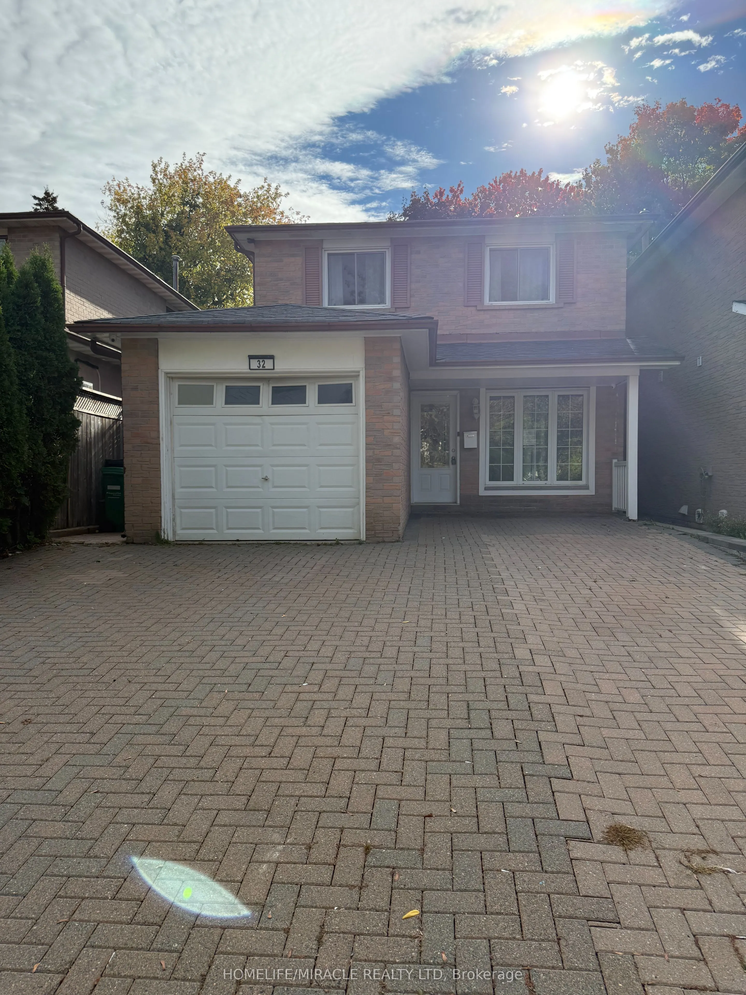 32 Barrington Crescent