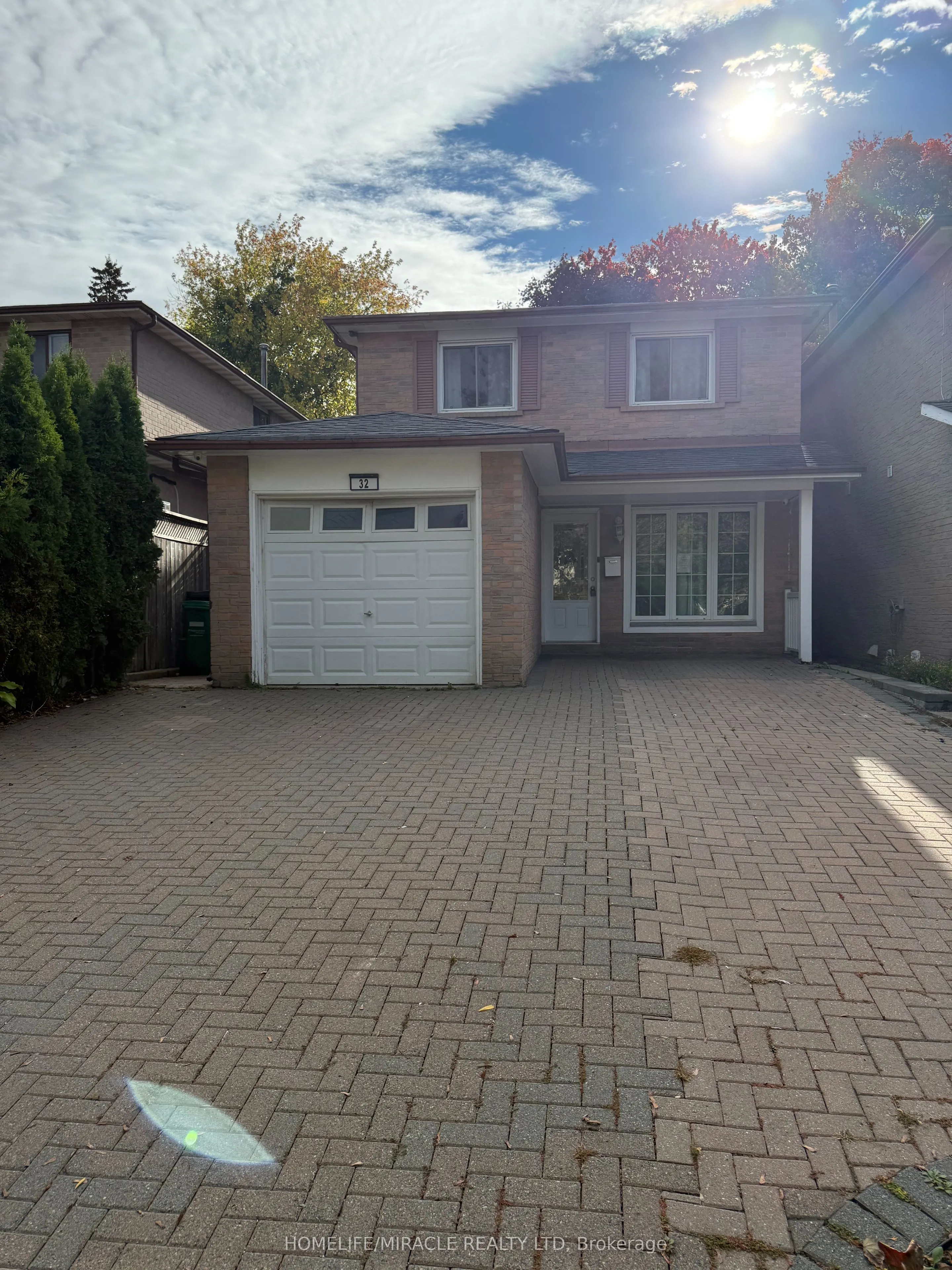 32 Barrington Crescent