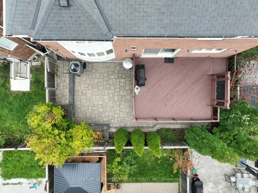 318 Laundon Terrace