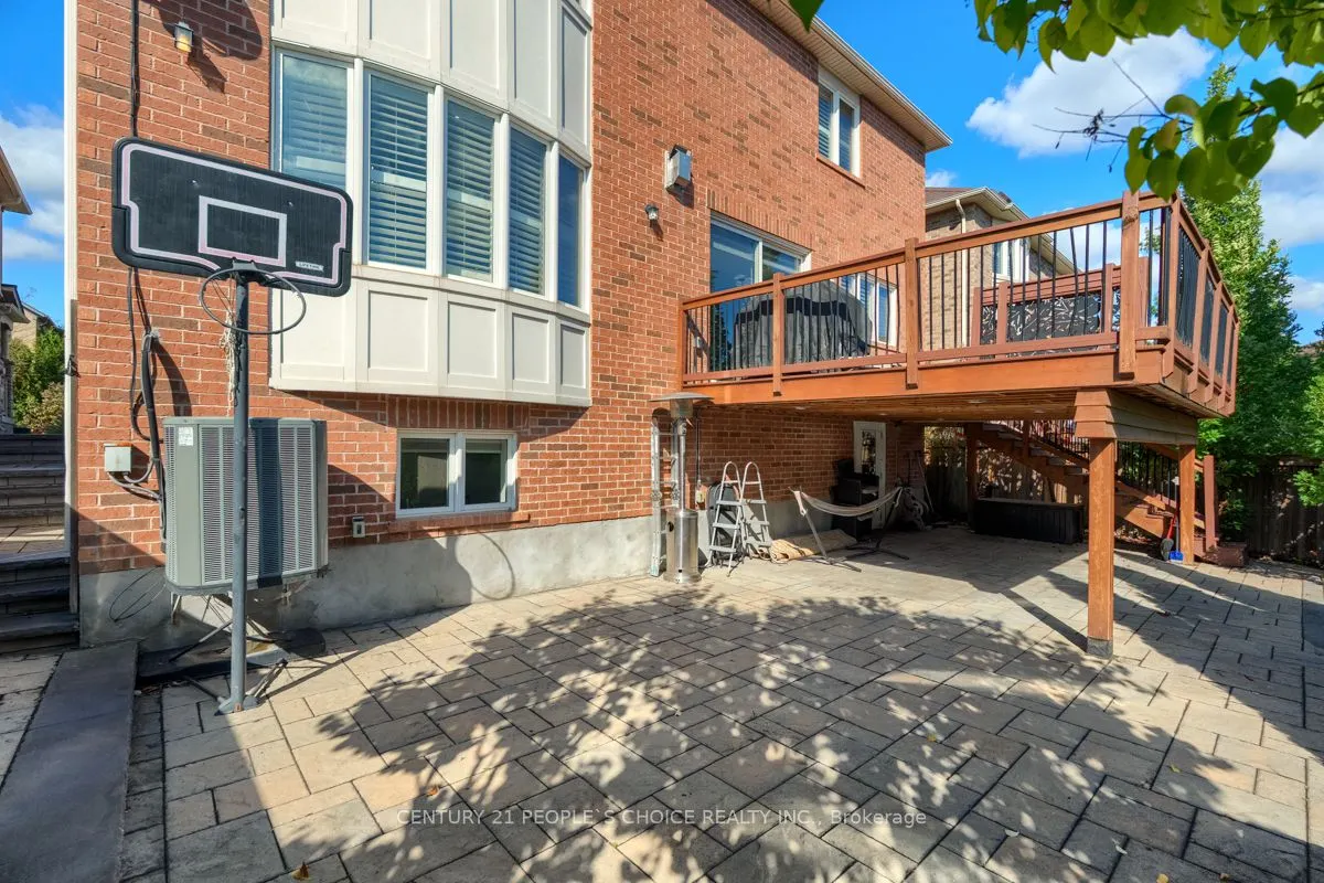 318 Laundon Terrace