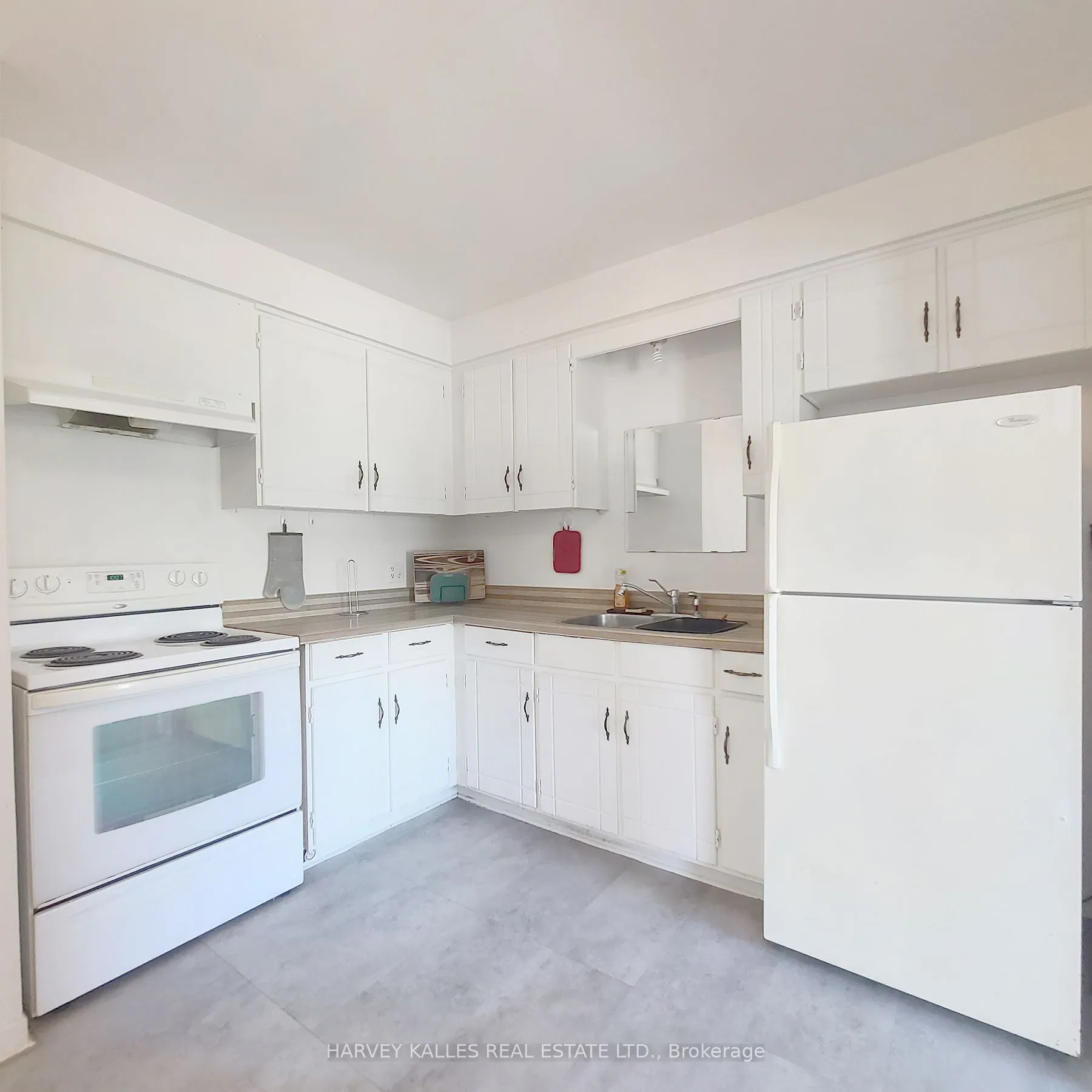 3823 Lakeshore Boulevard W, #A