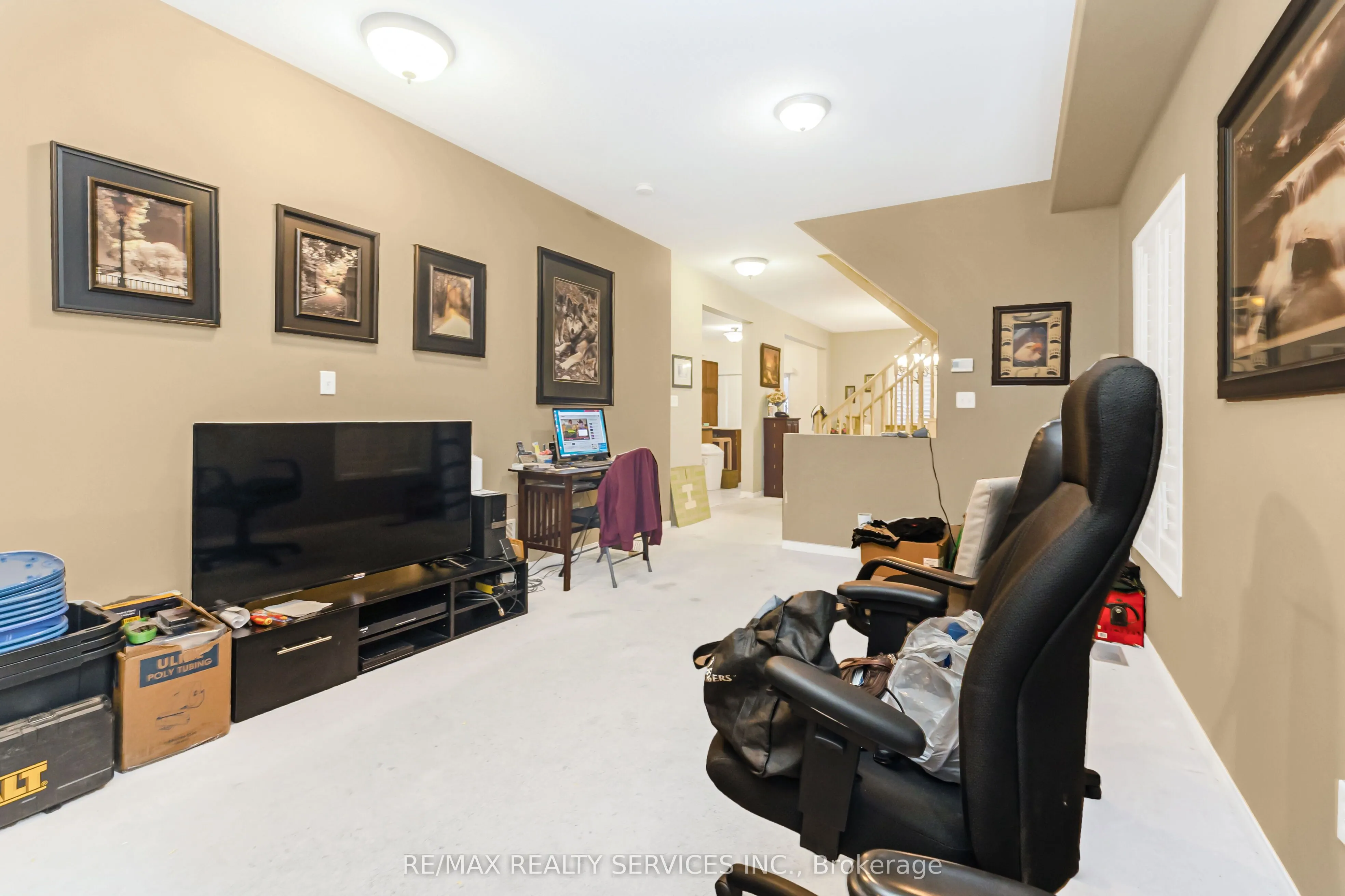 12 Commodore Drive