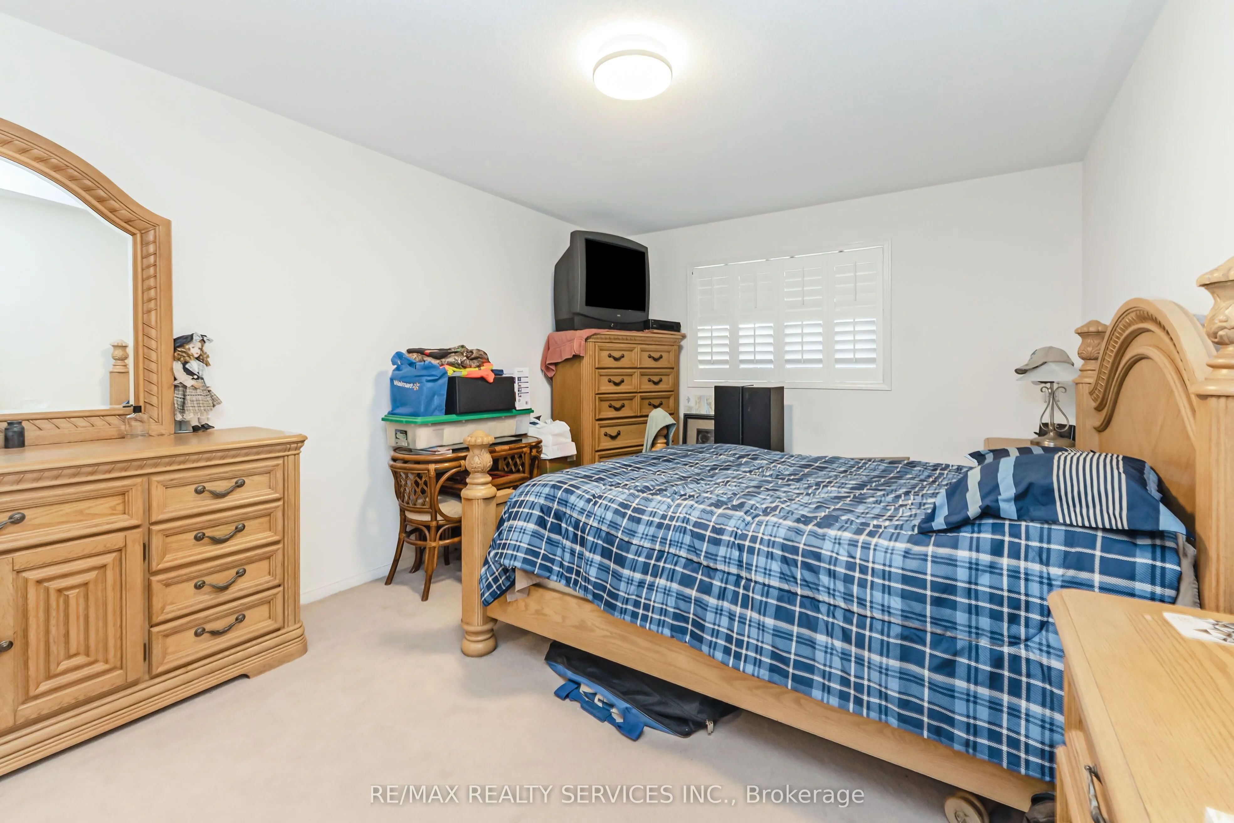12 Commodore Drive