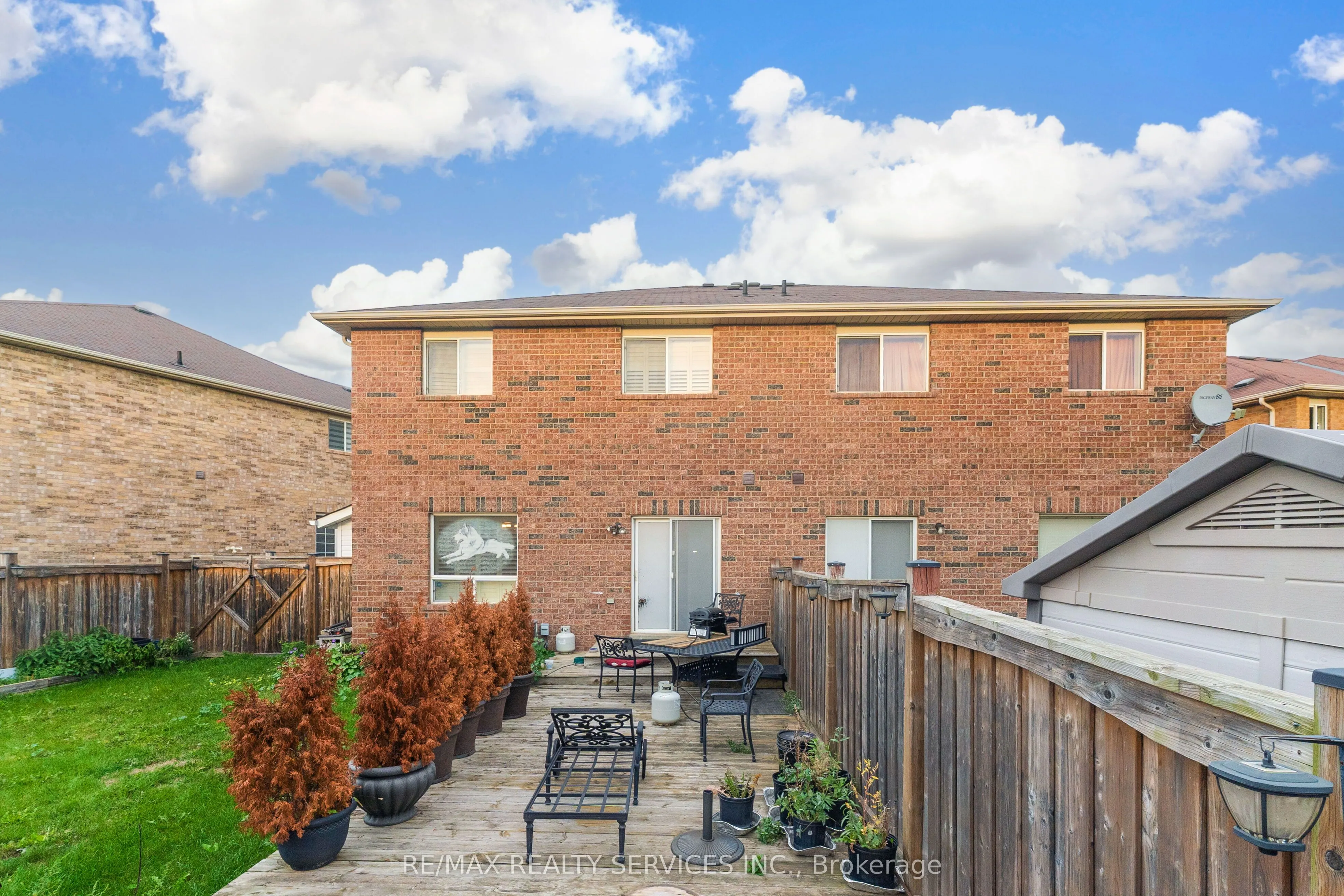 12 Commodore Drive