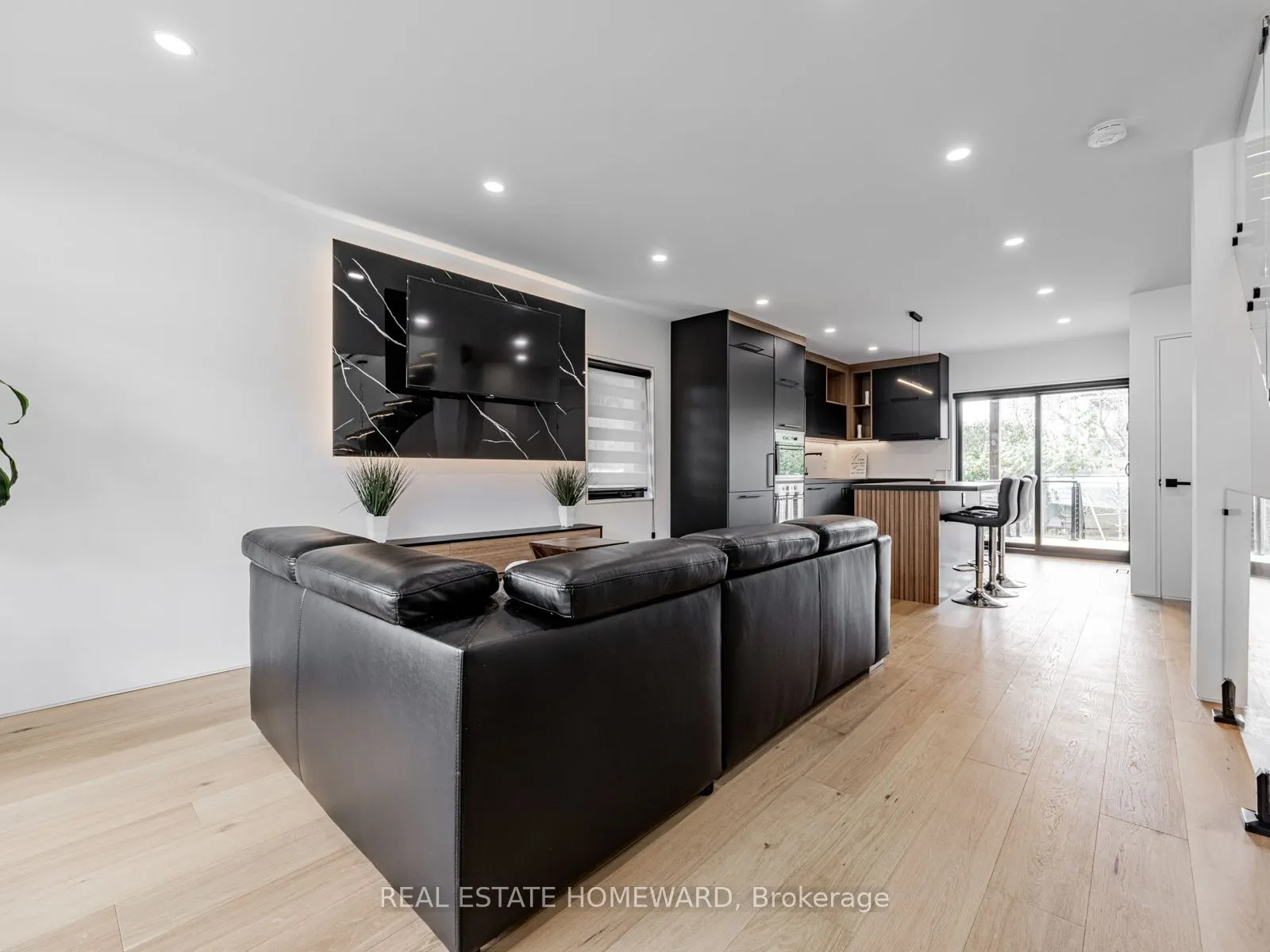 10 Juliana Court