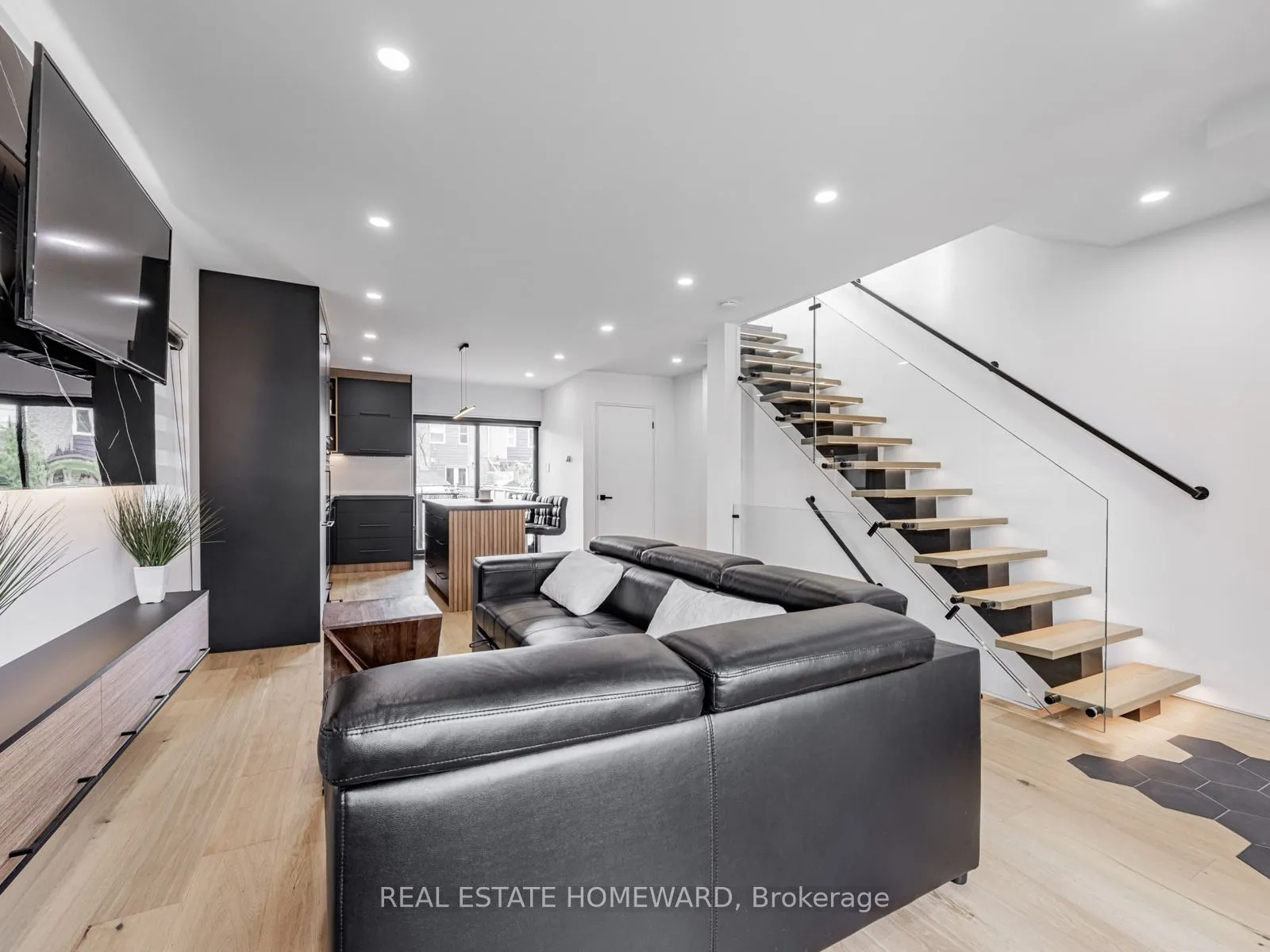 10 Juliana Court