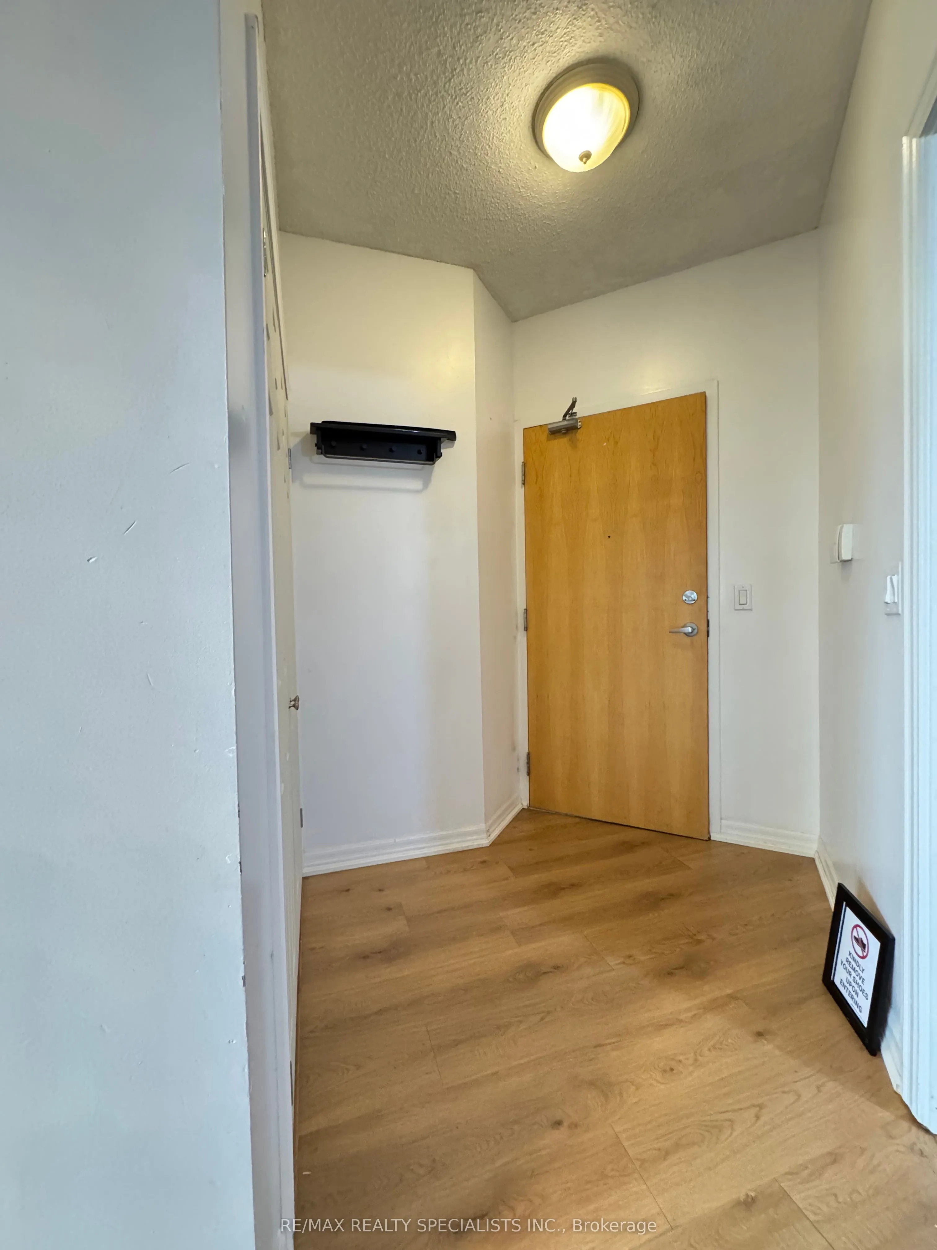 220 Burnhamthorpe Road W, #517