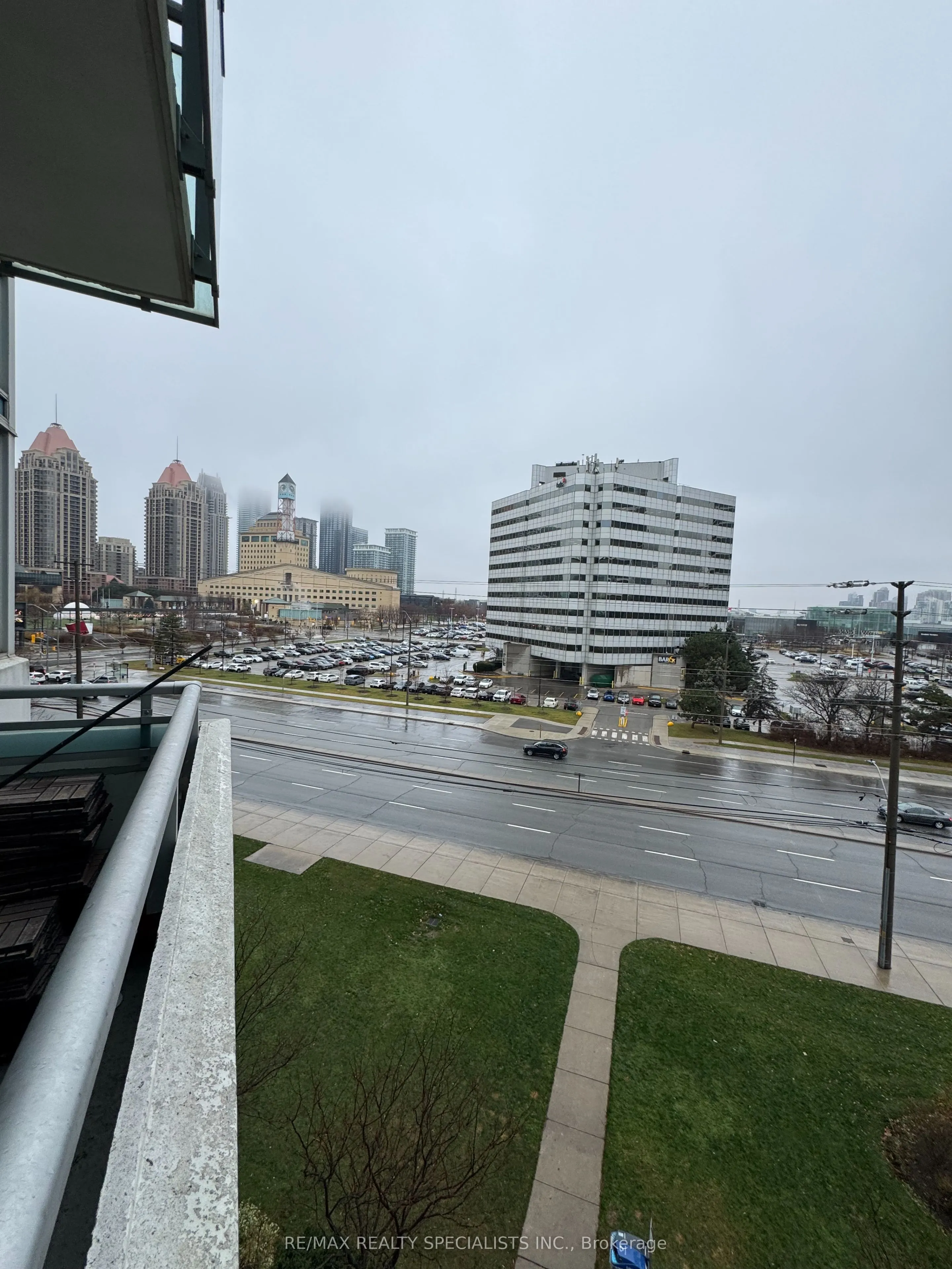 220 Burnhamthorpe Road W, #517