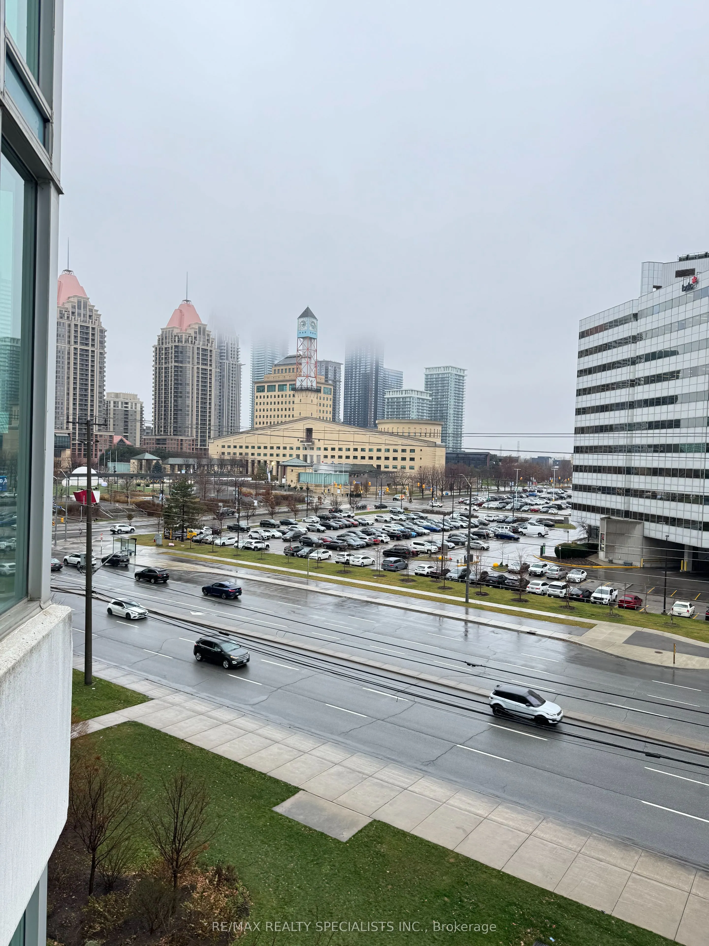 220 Burnhamthorpe Road W, #517